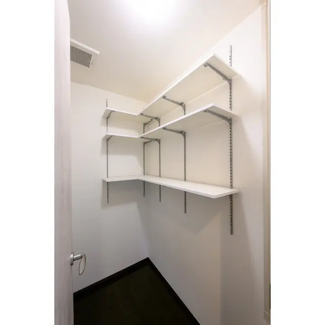 Lucre Nihonbashi Kakigaracho 701 8.webp