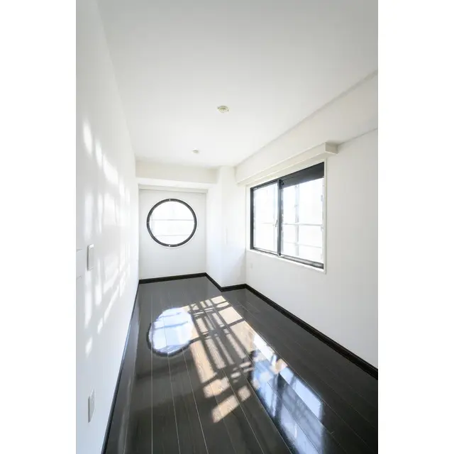 Lucre Nihonbashi Kakigaracho 701 9.webp