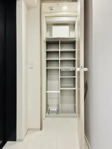 Shirokane The Sky 2908 9.webp