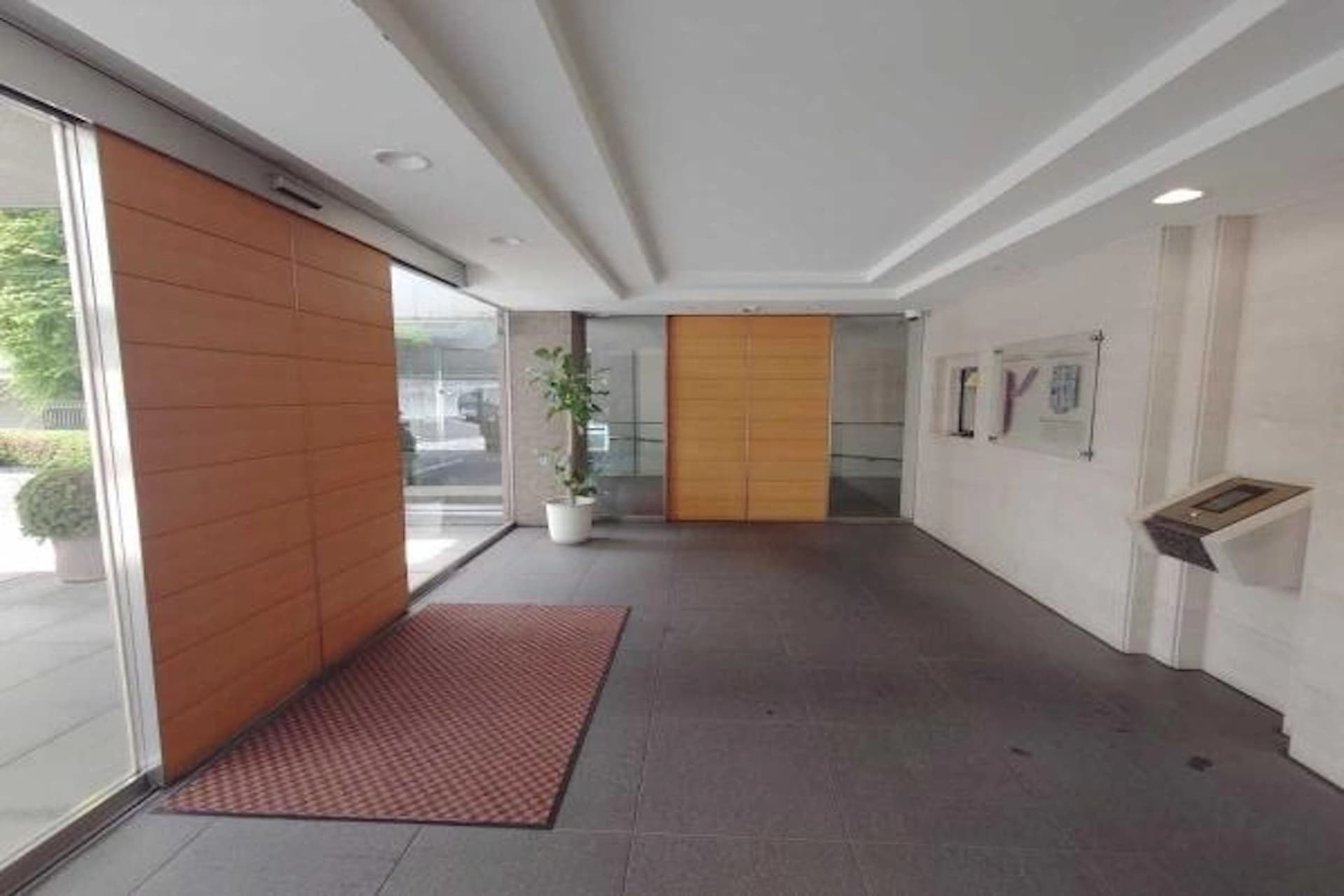 Park Grandy Yoyogi South Residence Building 16.jpg