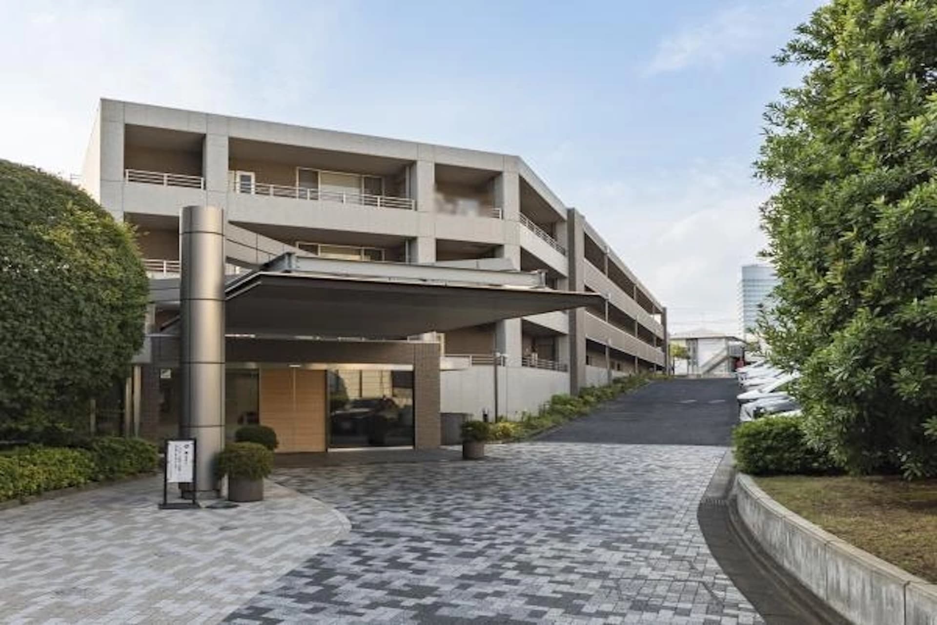 Park Grandy Yoyogi South Residence Building 2.jpg