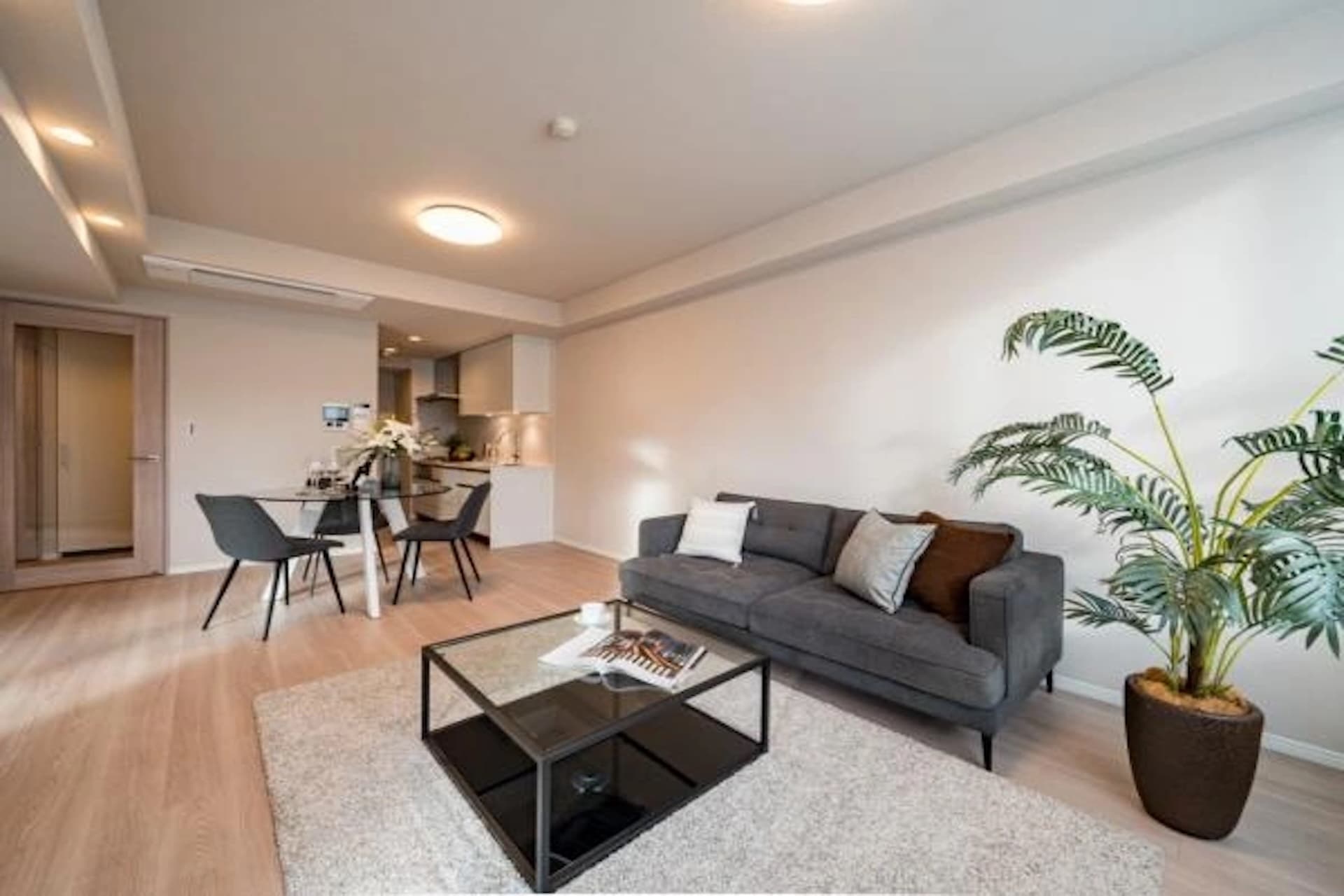 Park Grandy Yoyogi South Residence Building 3.jpg