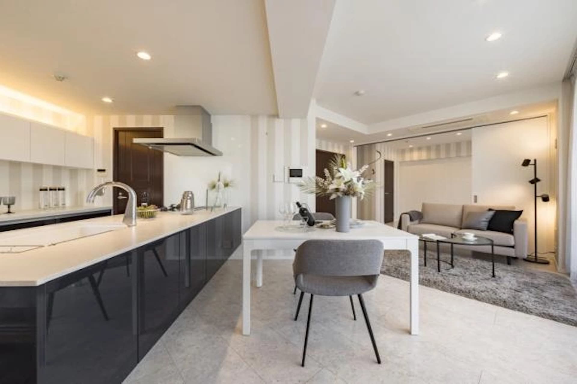 Park Grandy Yoyogi South Residence Building 8.jpg