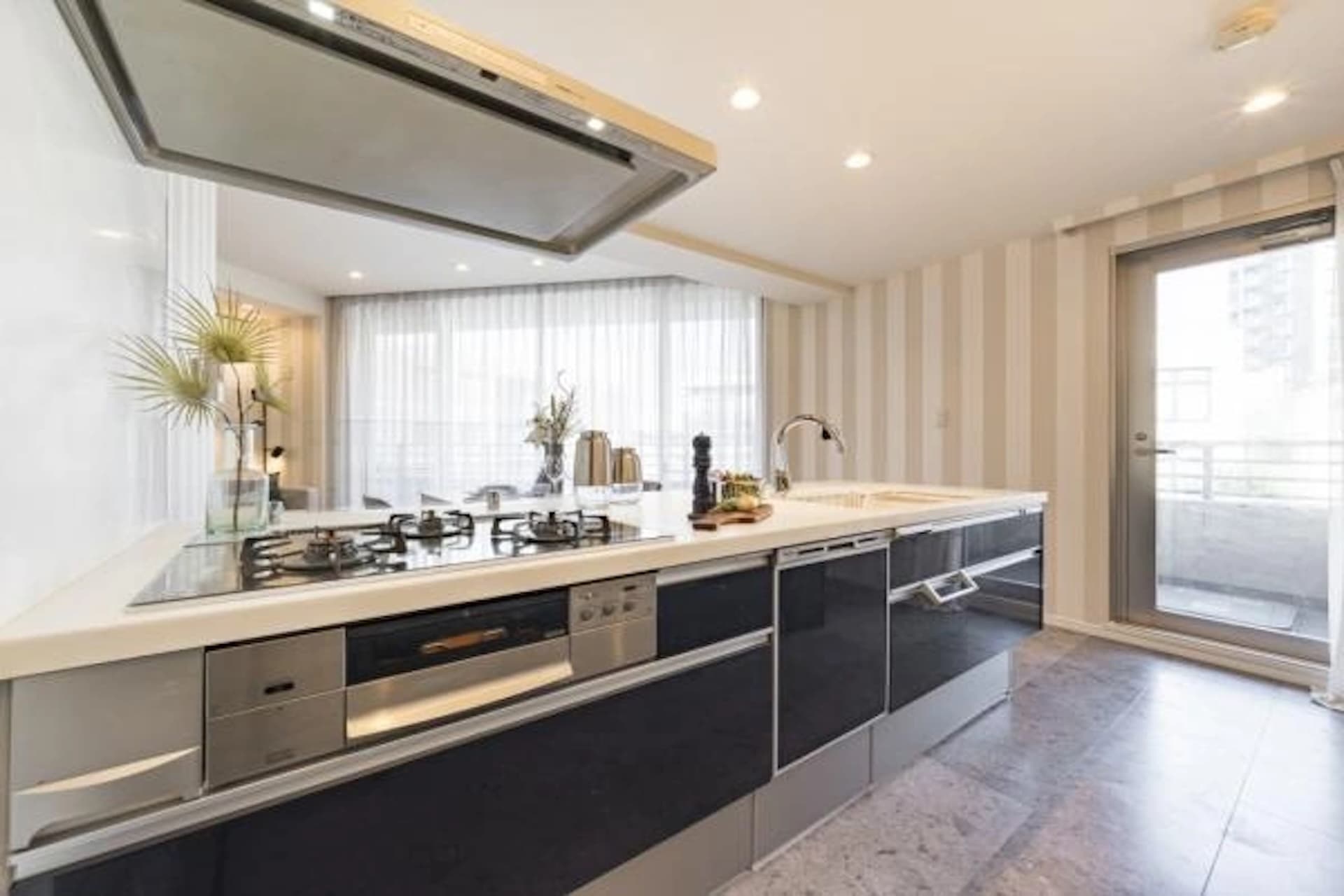 Park Grandy Yoyogi South Residence Building 9.jpg