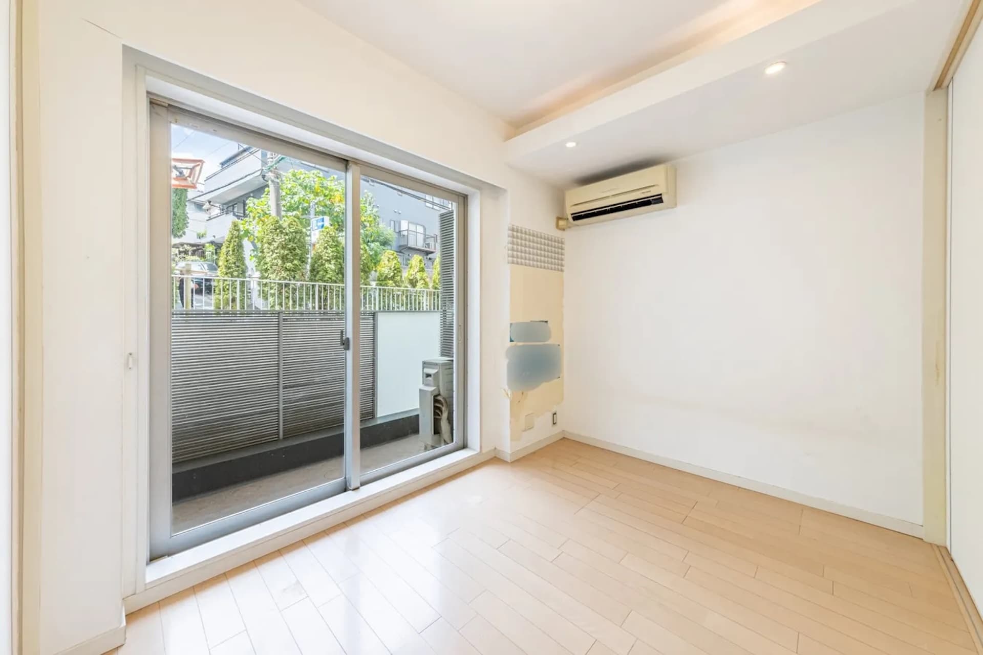 D' Cladia Jingu Gaien High Valley12.jpg