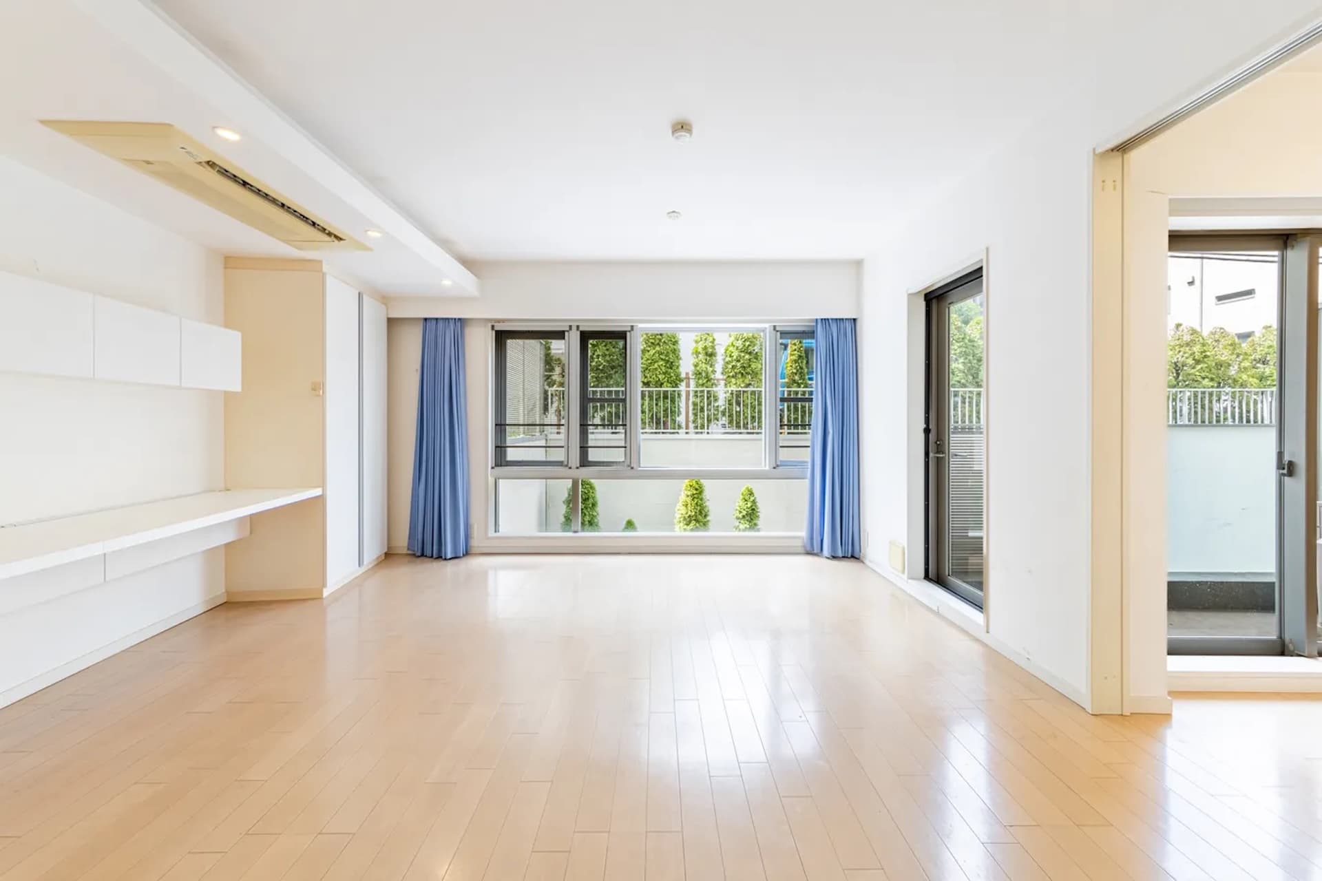 D' Cladia Jingu Gaien High Valley10.jpg