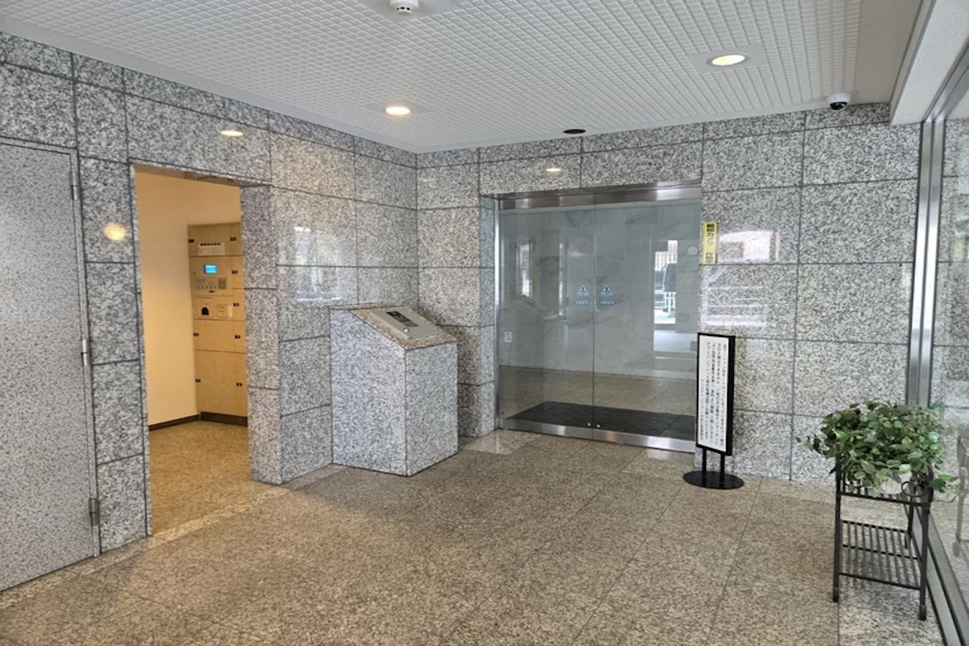 Wisteria Court Daikanyama10.jpg