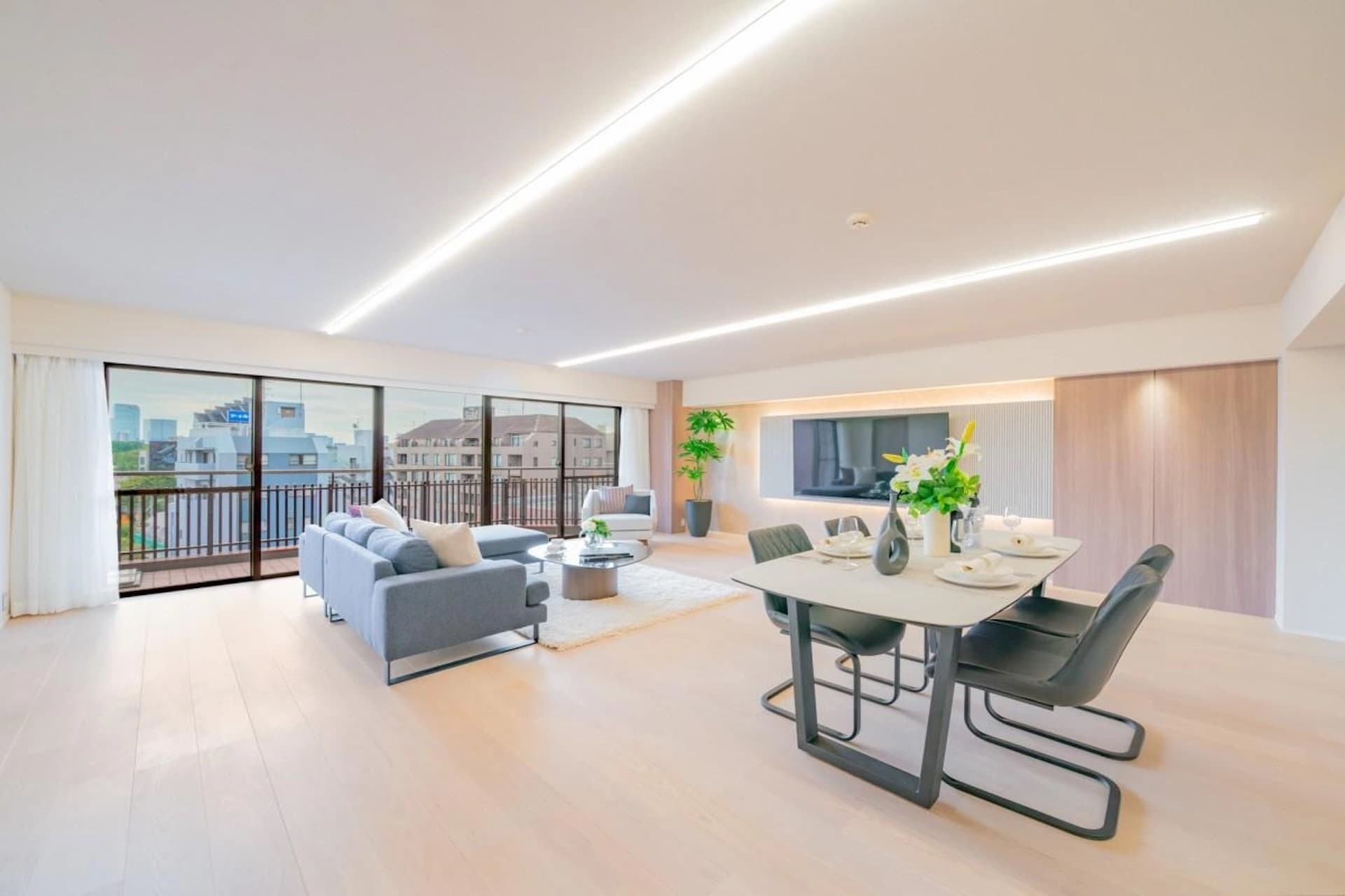 TOKO YOYOGI PAIR CITY2.jpg