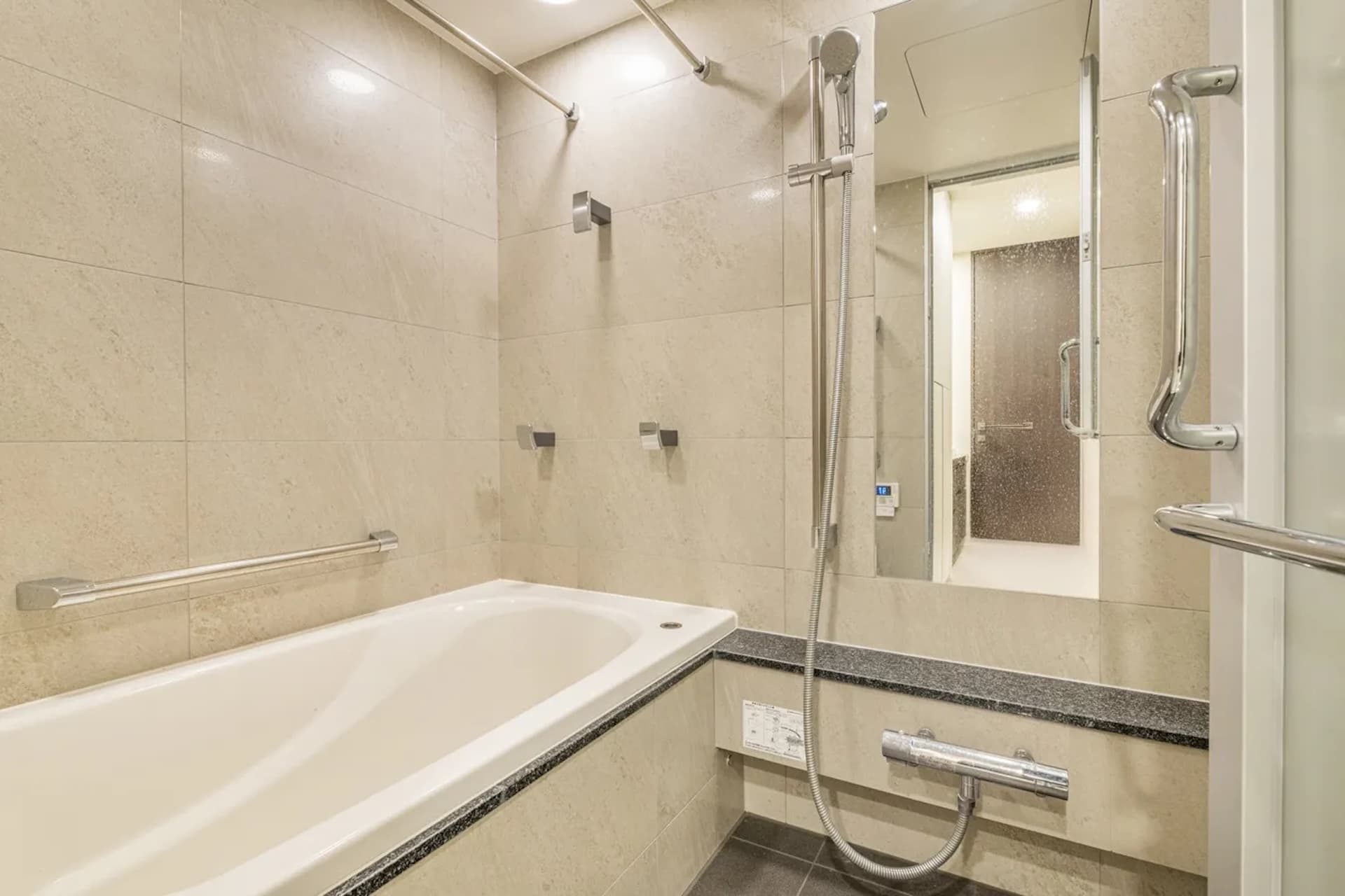 Atlas Tower Shirokane Residential3.jpg