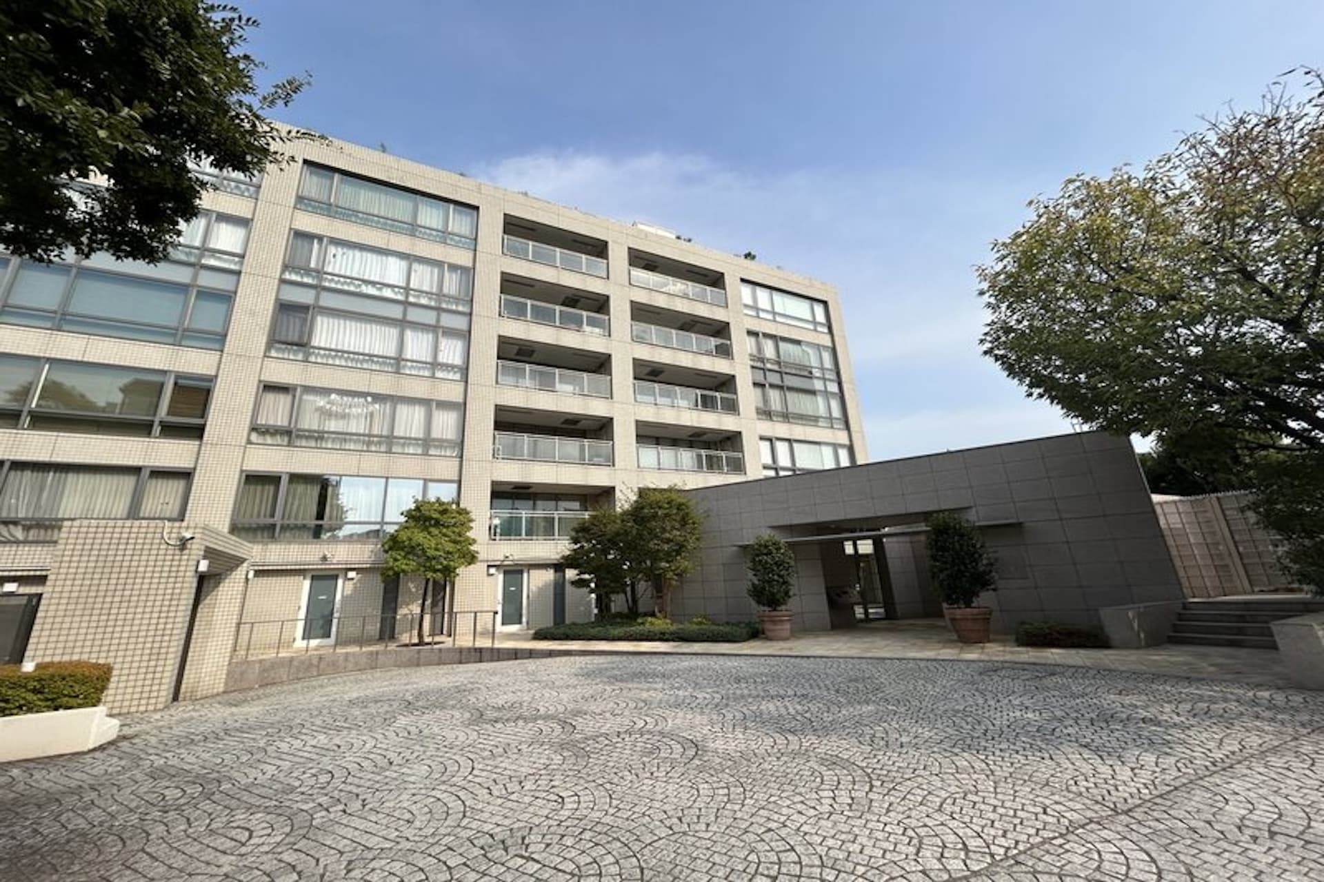 Park Court Motoazabu Hilltop Residence1.jpg