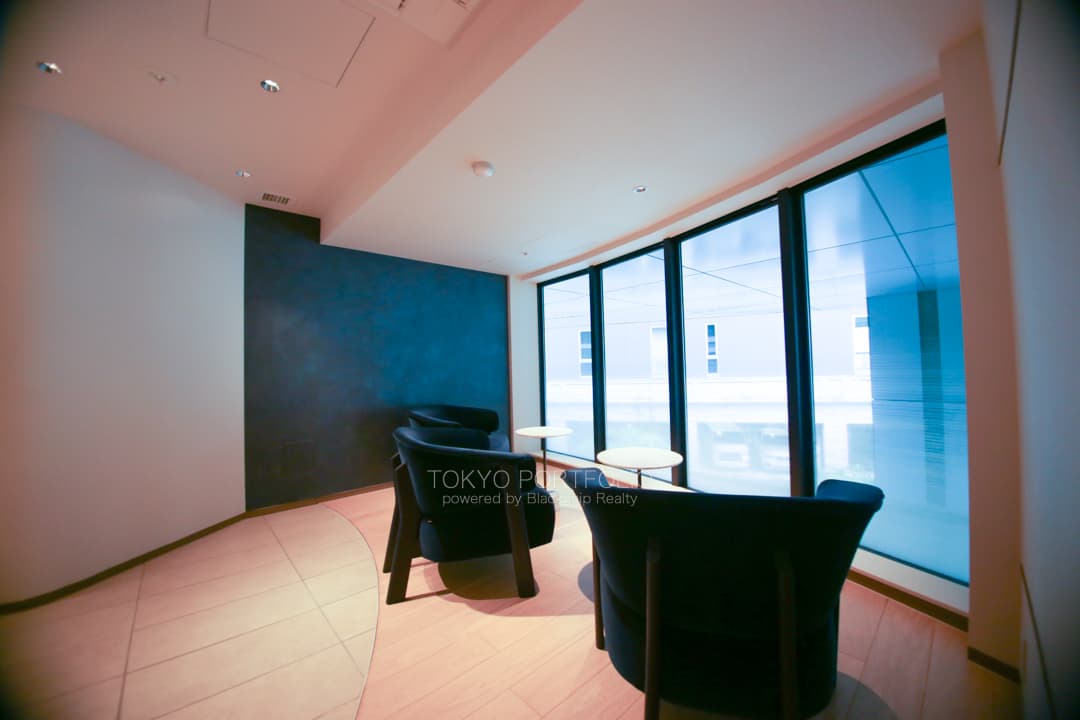 Launge seating area.jpg