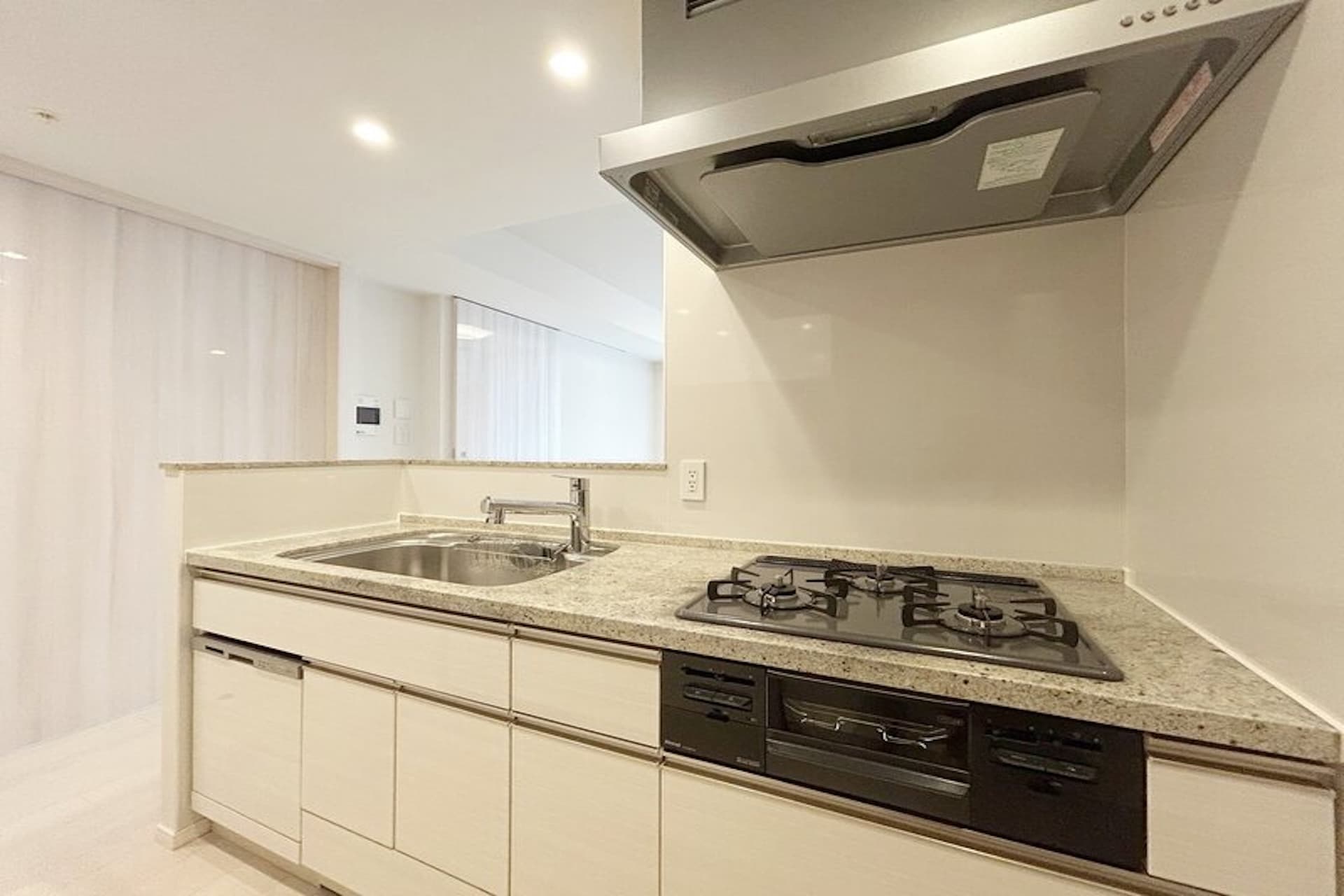 Park Tower Shibuya Honmachi 3.jpg