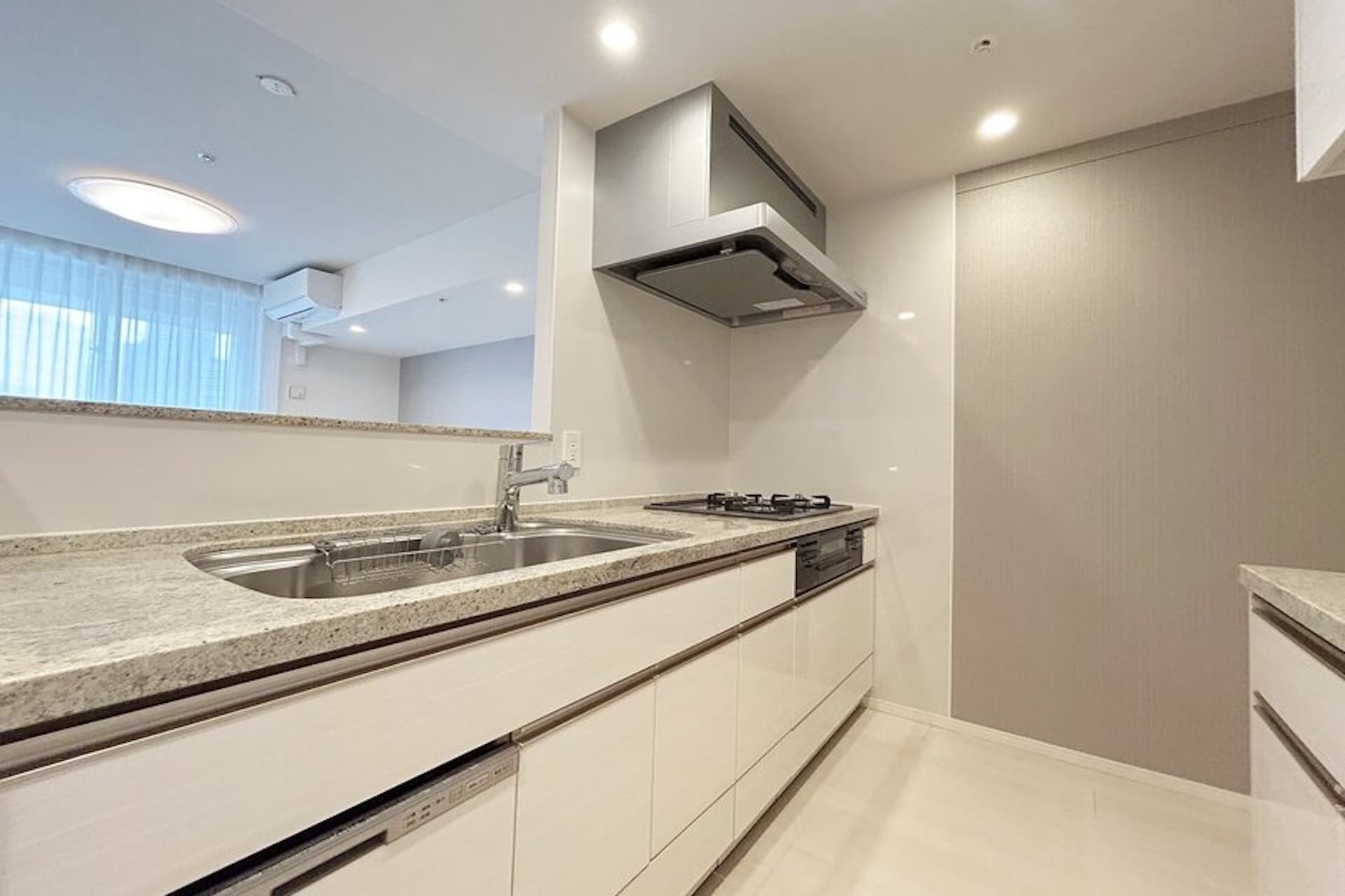 Park Tower Shibuya Honmachi 15.jpg