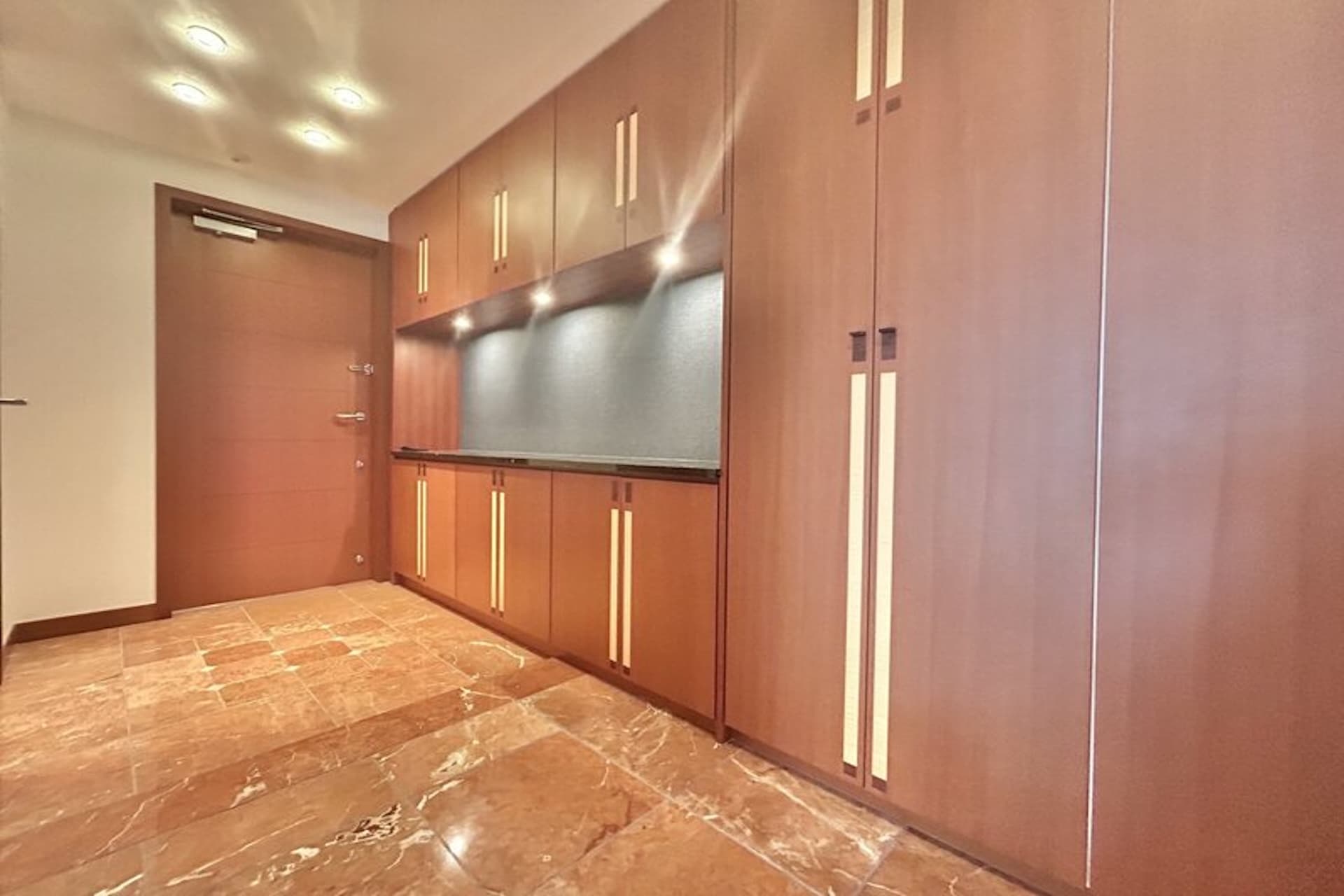 Aoyama Park Tower 2.jpg