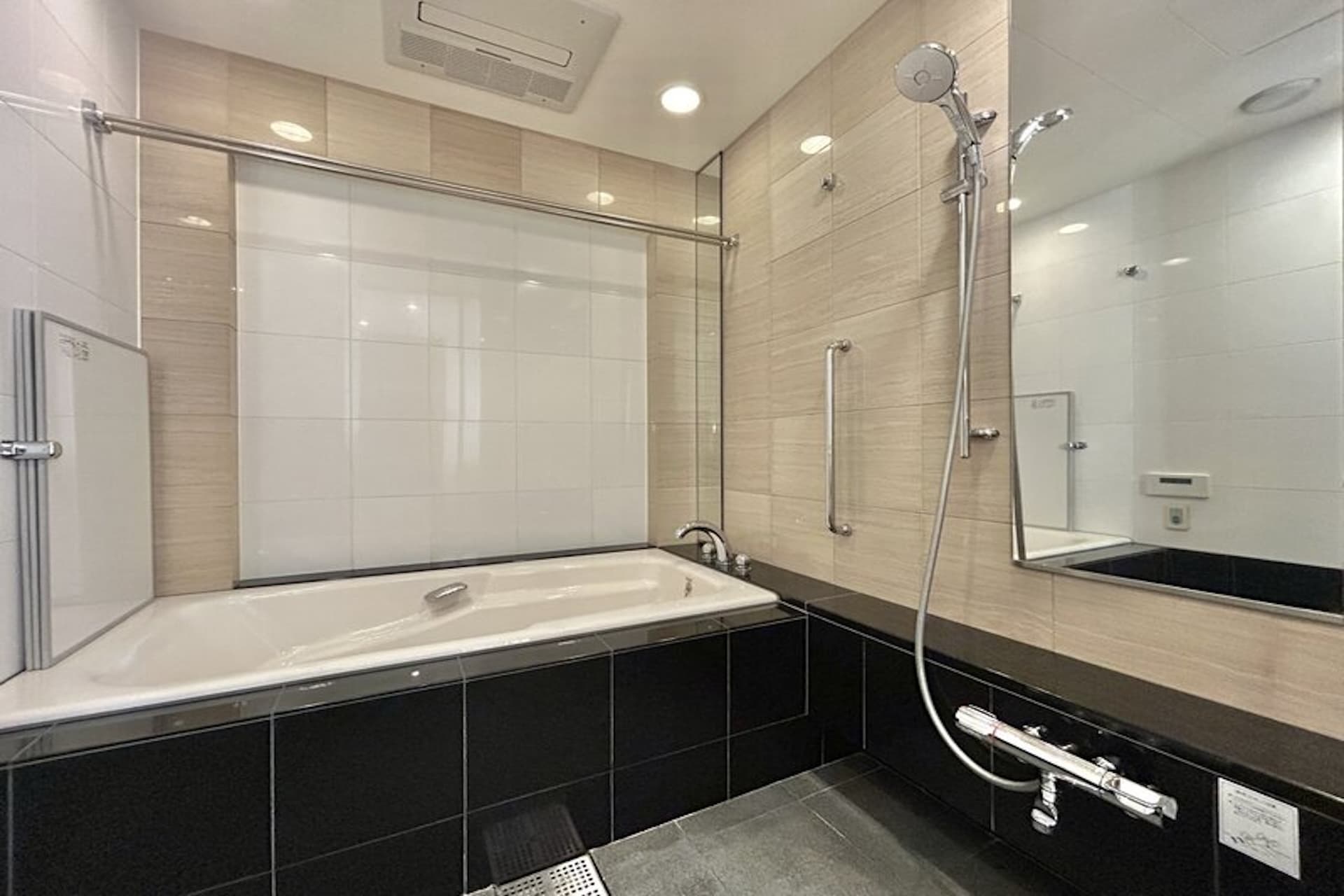 Aoyama Park Tower 3.jpg