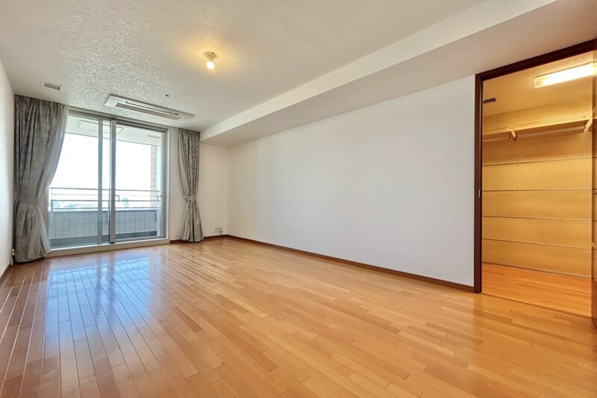 Aoyama Park Tower 4.jpg