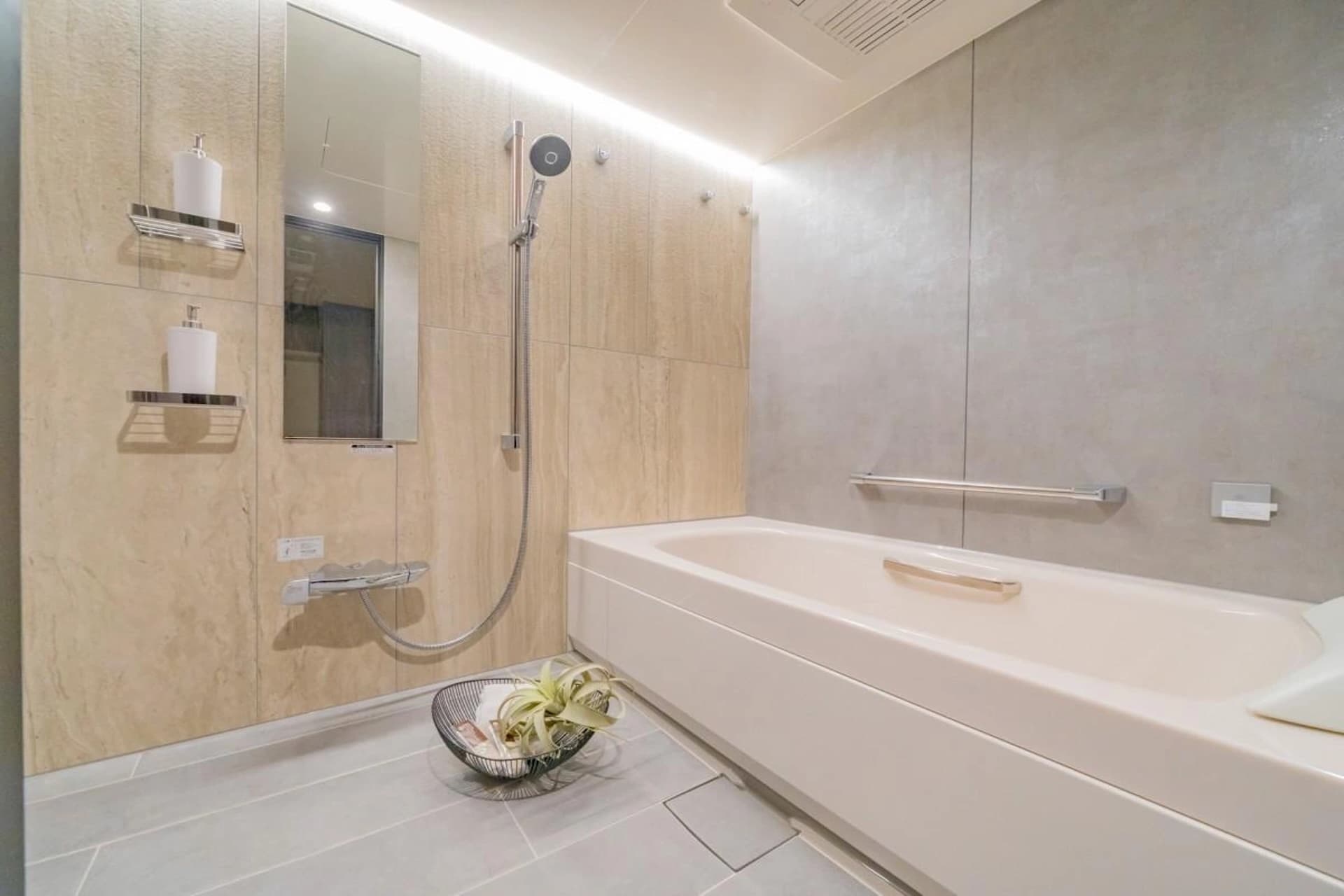 Shirokane Tower Tower Building 8.jpg