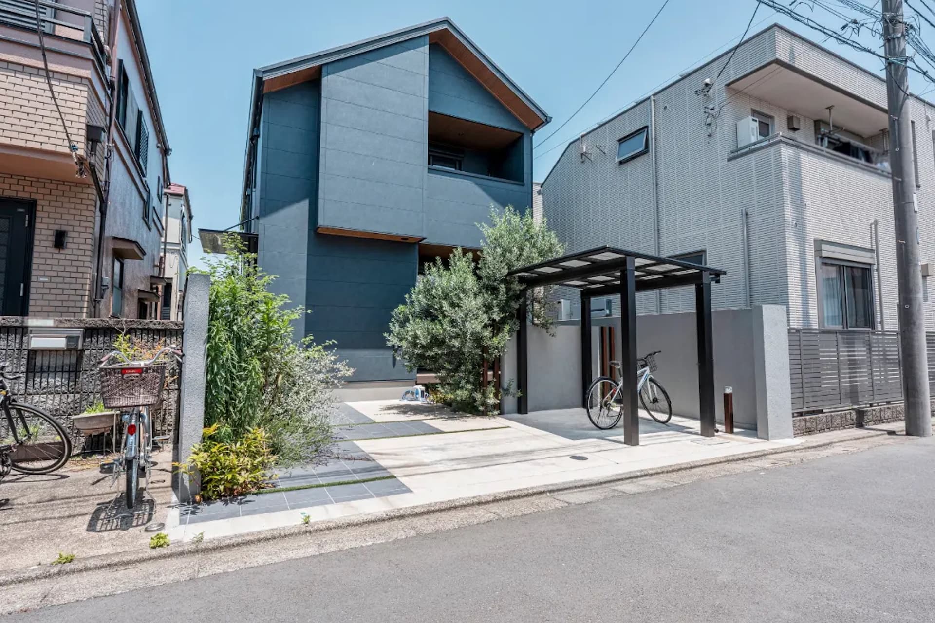Detached house in Miyasaka 3-chome, Setagaya Ward2.jpg