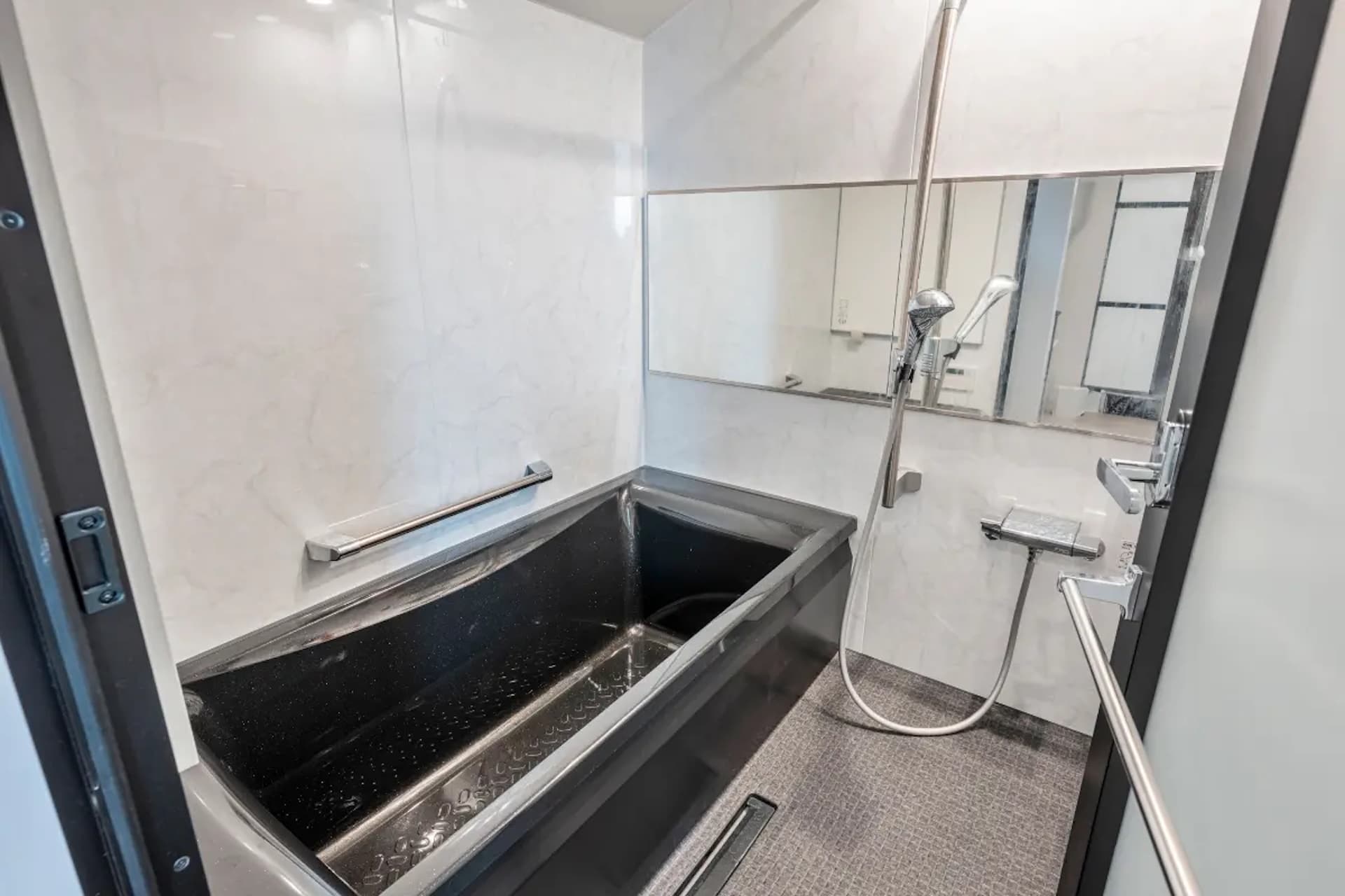 Detached house in Miyasaka 3-chome, Setagaya Ward14.jpg