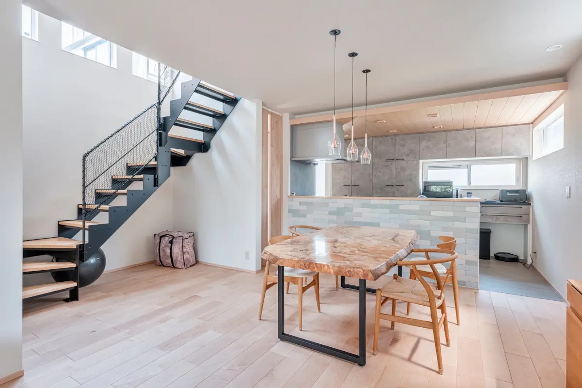 Detached house in Miyasaka 3-chome, Setagaya Ward6.jpg