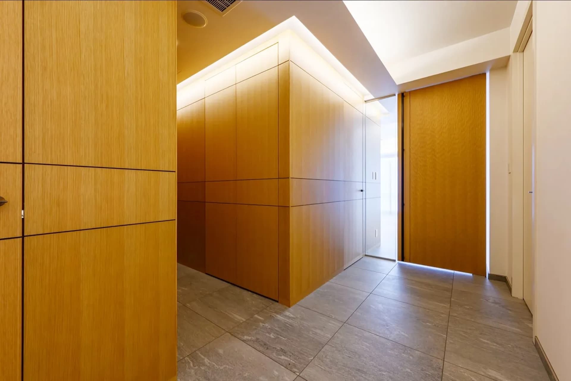 Park Court Geo Nagatacho19.jpg