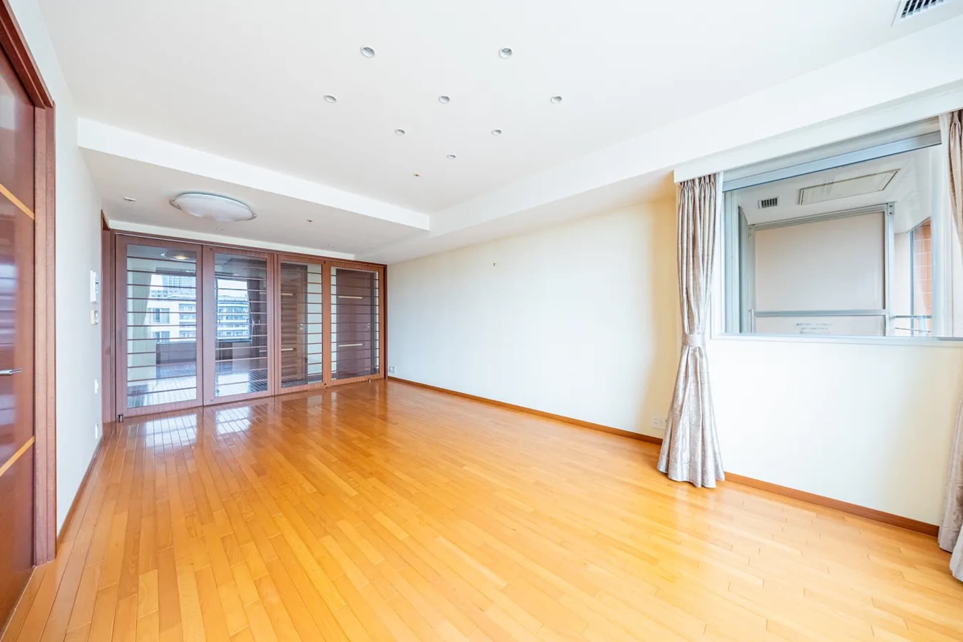 Aoyama Park Tower3.jpg