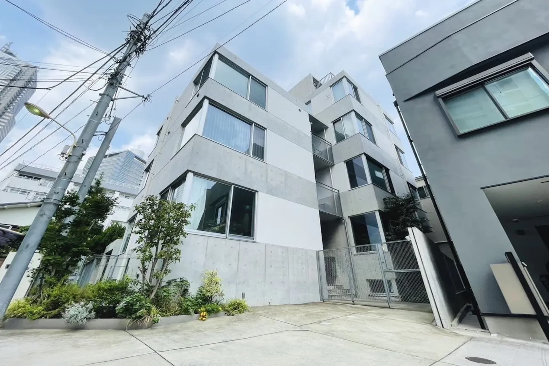 Nishisando Terrace2.jpg