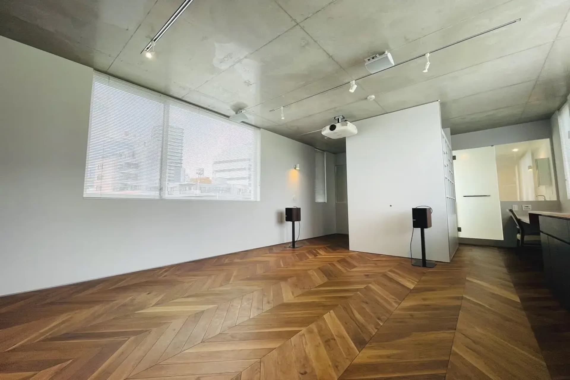 Nishisando Terrace3.jpg