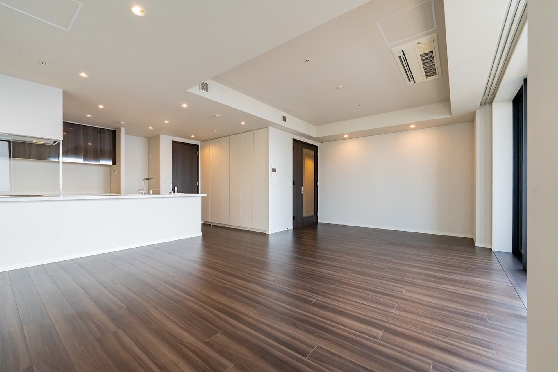 ROPPONGI GRAND TOWER RESIDENCE. 3.jpg