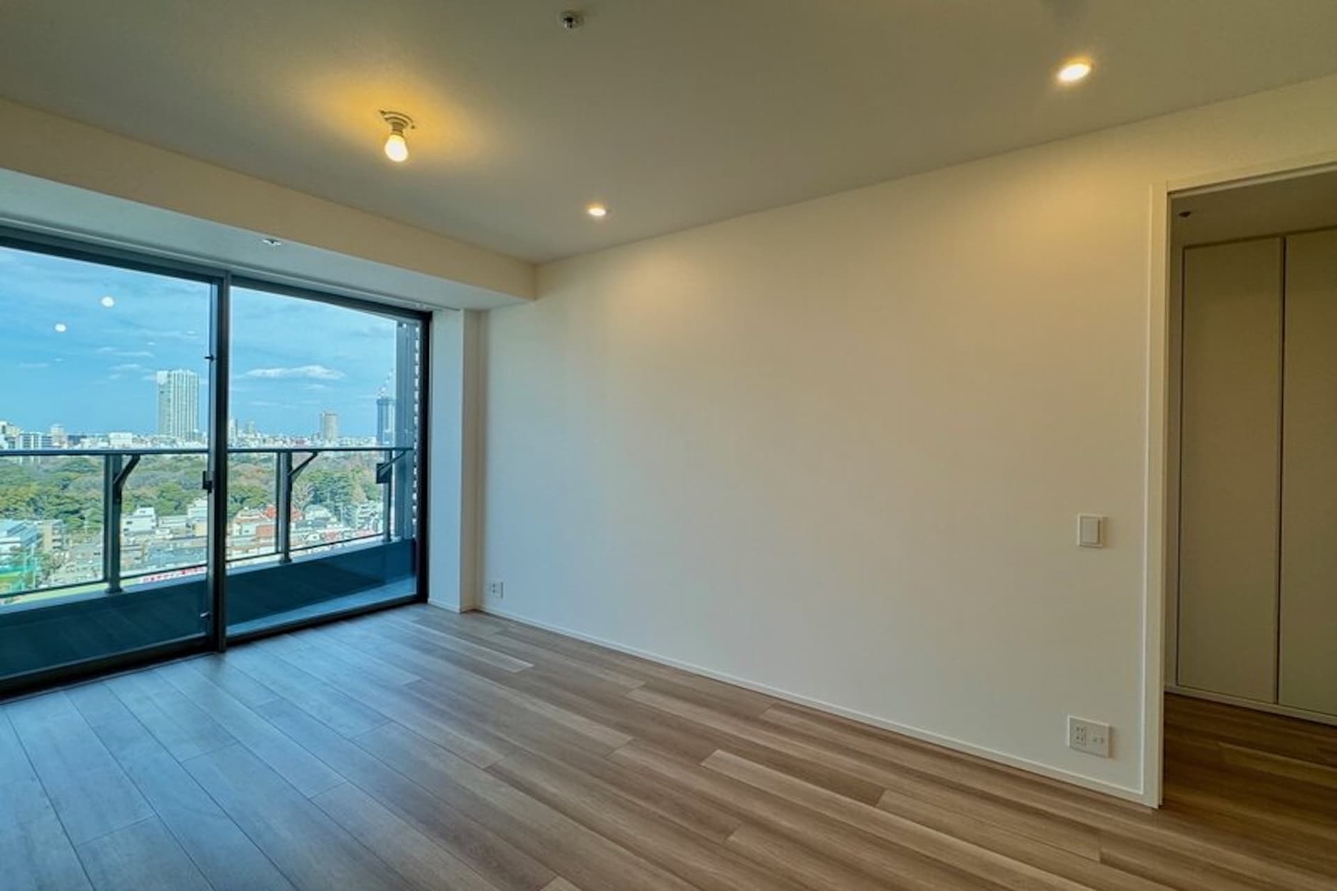 Park Court Jingu Kitasando The Tower 2.jpg