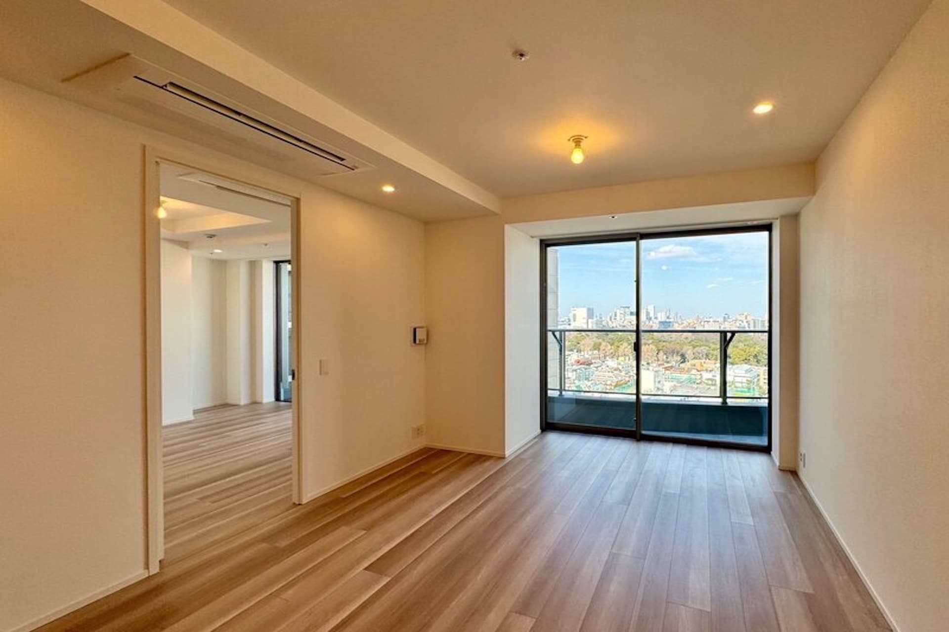 Park Court Jingu Kitasando The Tower 3.jpg