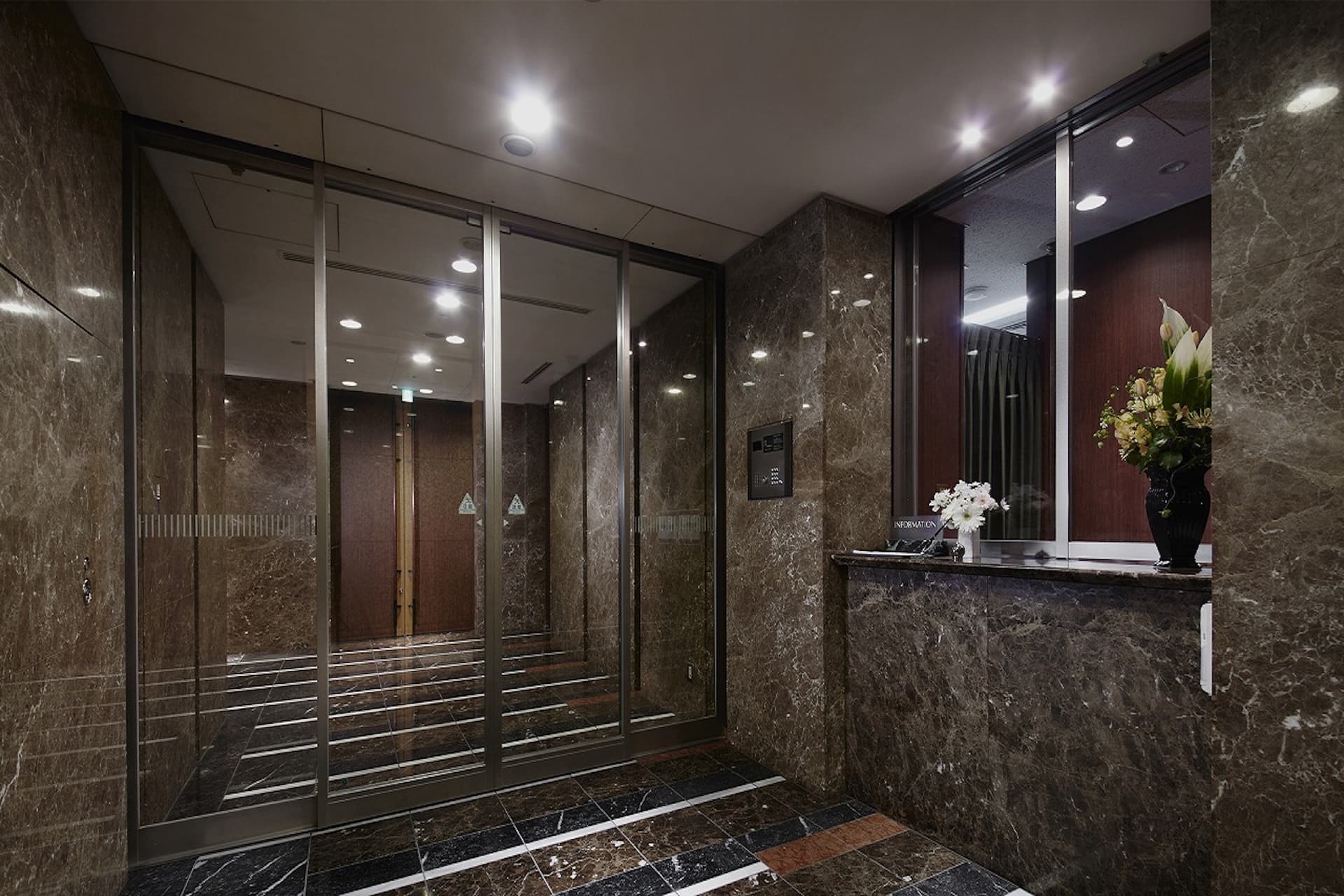 La Tour SHIBAKOENII 5.jpg