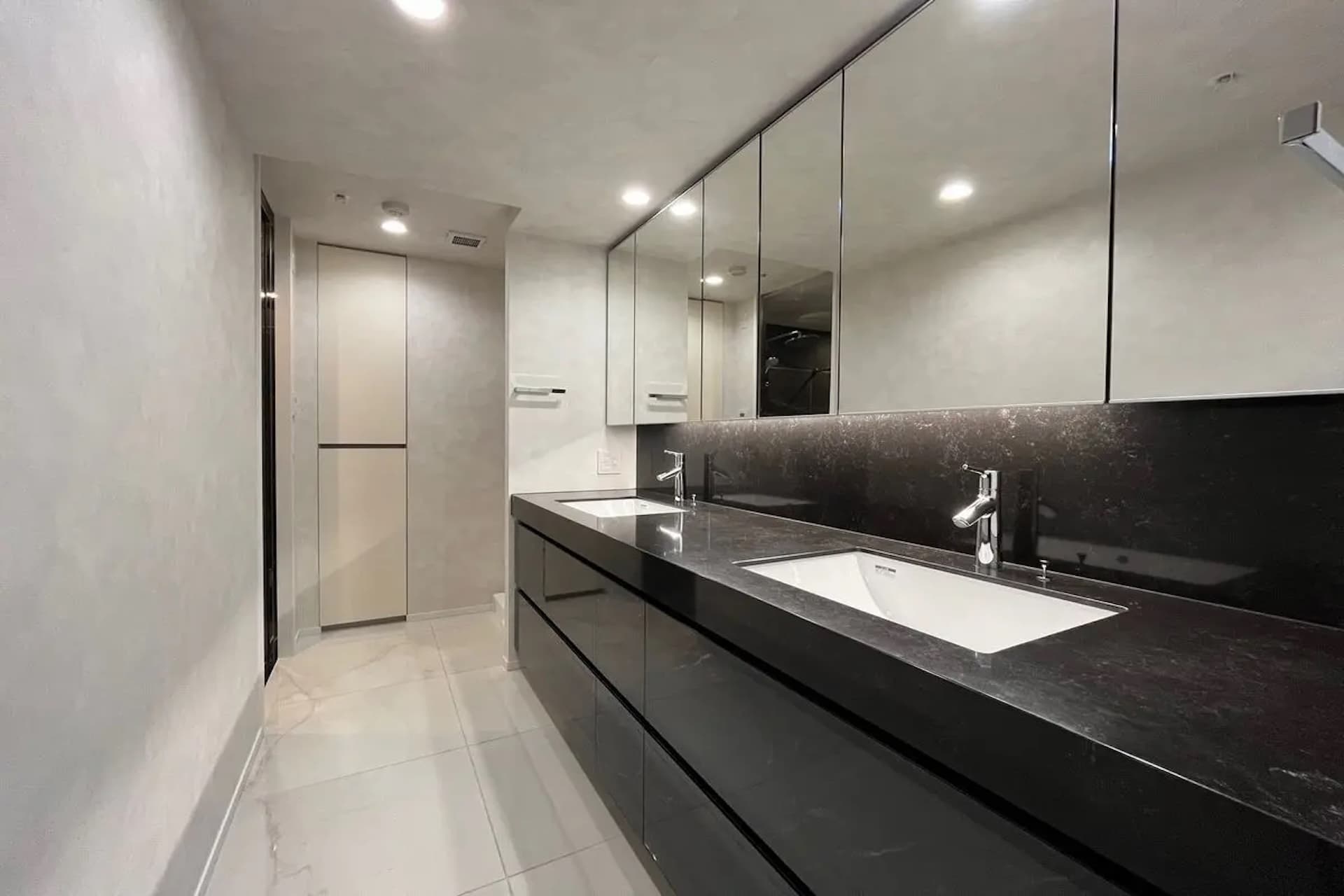 Shirokane The Sky6.jpg