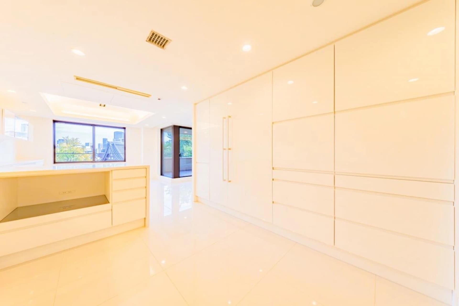 Motoazabu Hills Forest Terrace East1.jpg