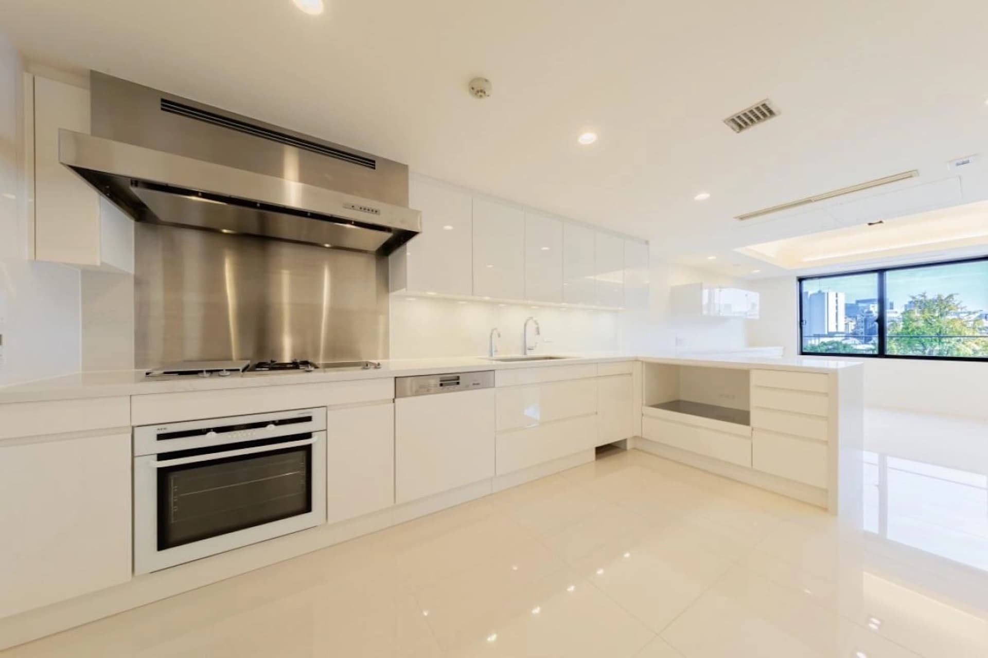 Motoazabu Hills Forest Terrace East10.jpg