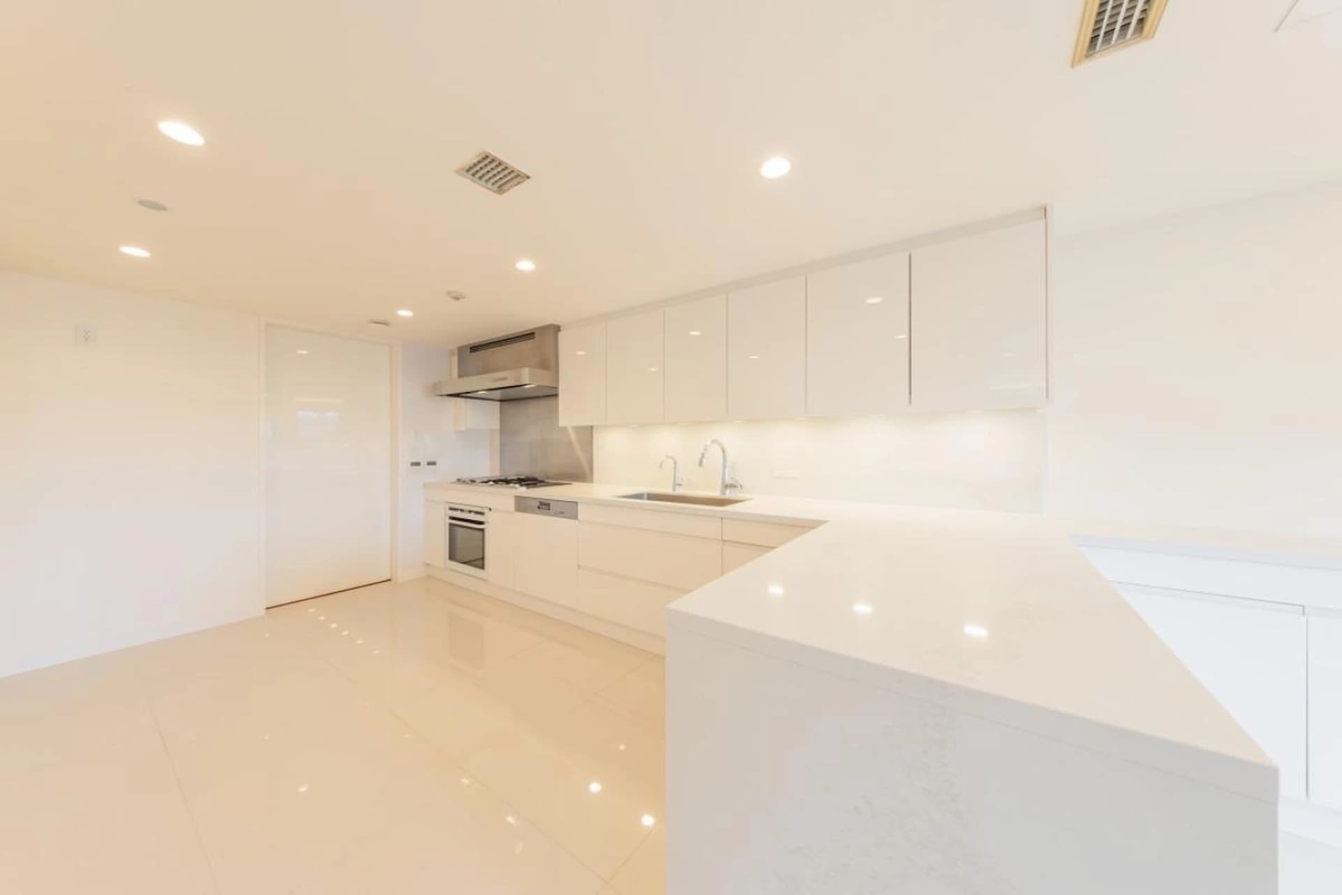 Motoazabu Hills Forest Terrace East11.jpg