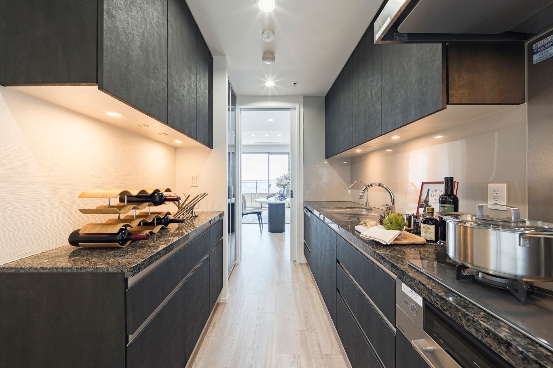 Park Court Azabujuban The Tower10.jpg