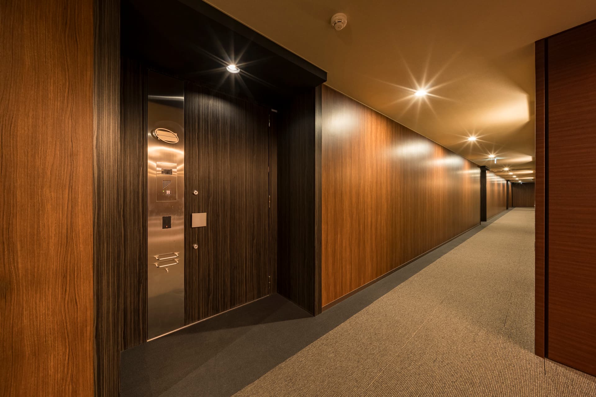 Park Court Azabujuban The Tower2.jpg