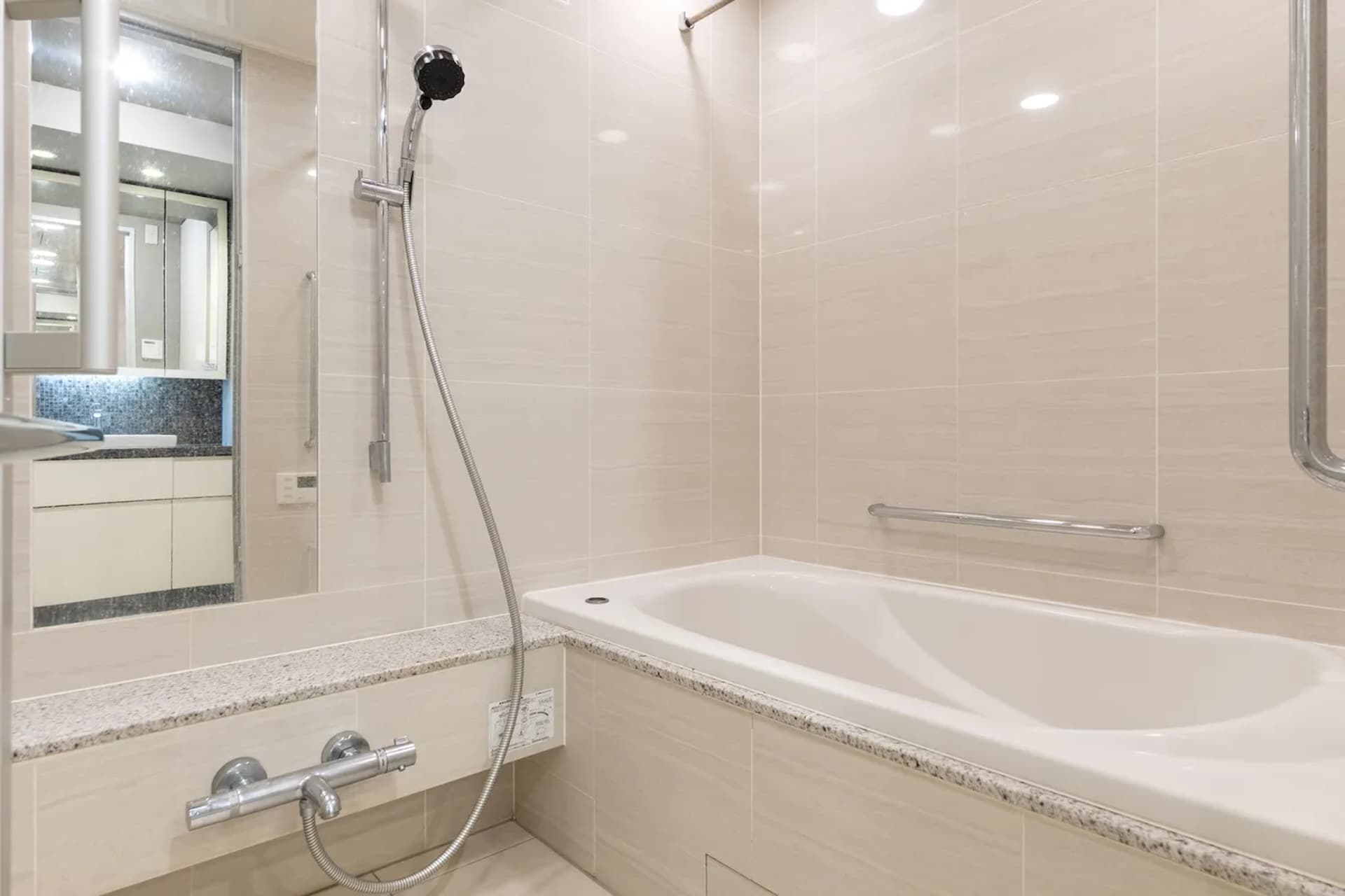 The Residence Mita5.jpg