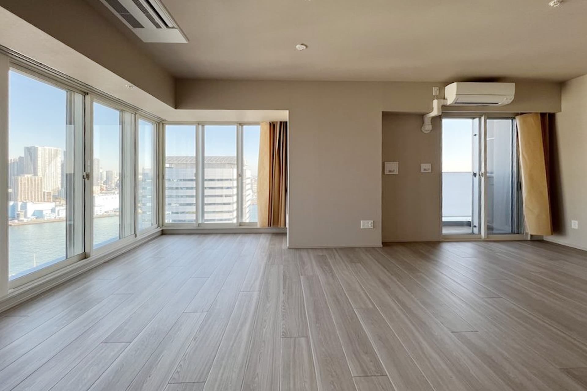 Brillia Tower Hamarikyu 4.jpg