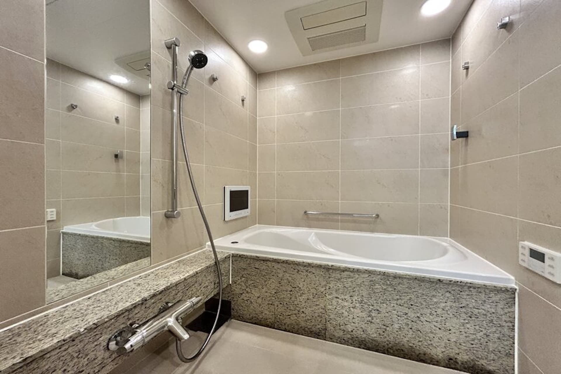 Premist Minami-Aoyama11.jpg