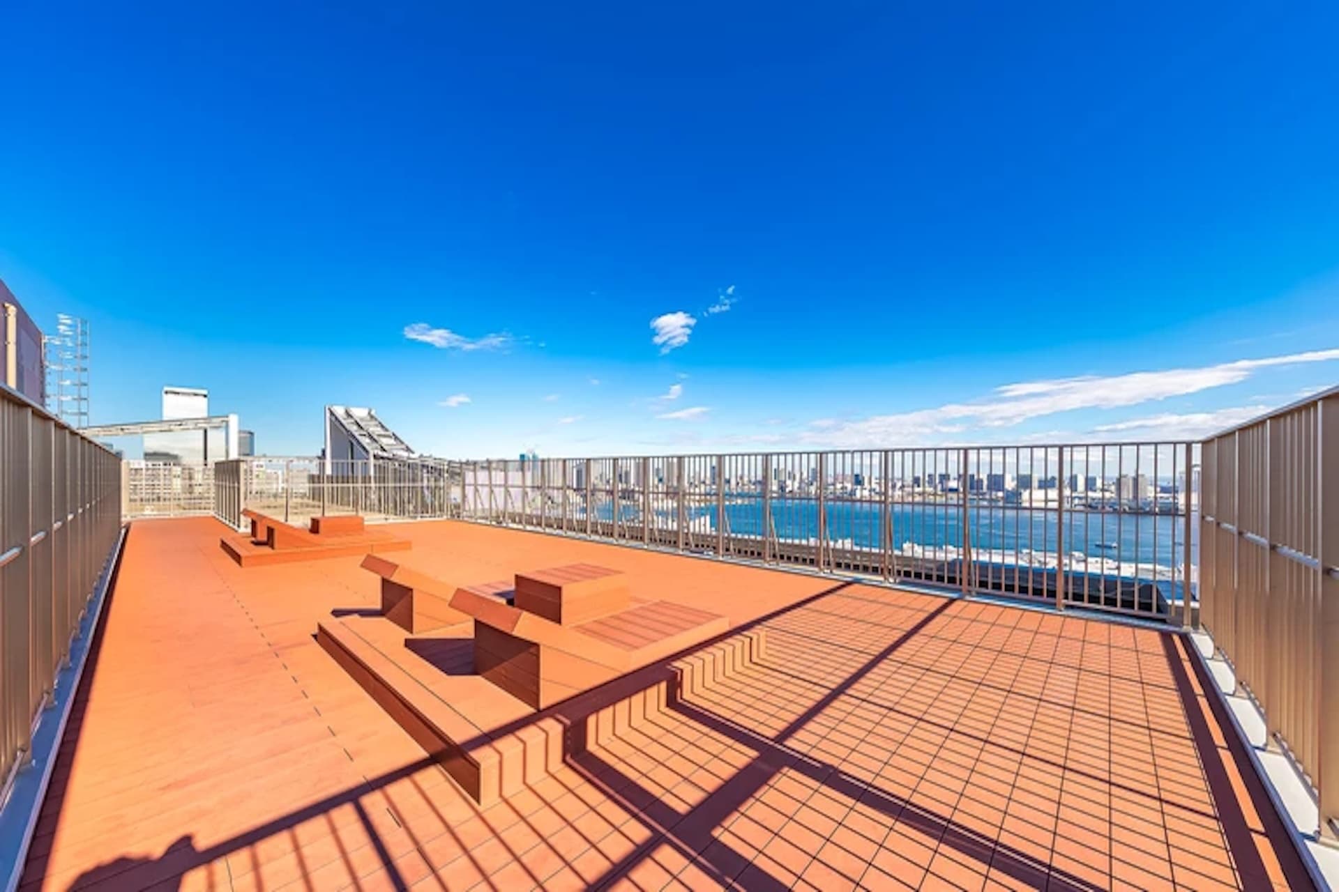 Brands Tower Shibaura1.jpg