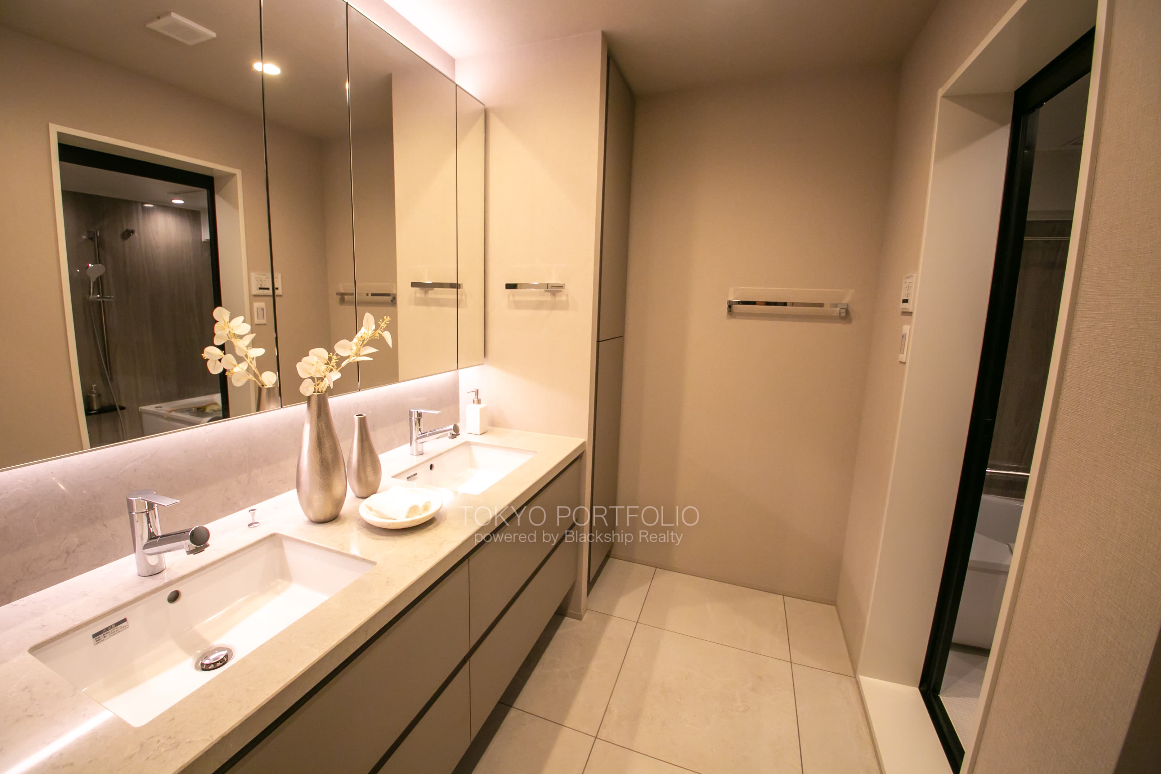 Wistaria Motoazabu12.JPG