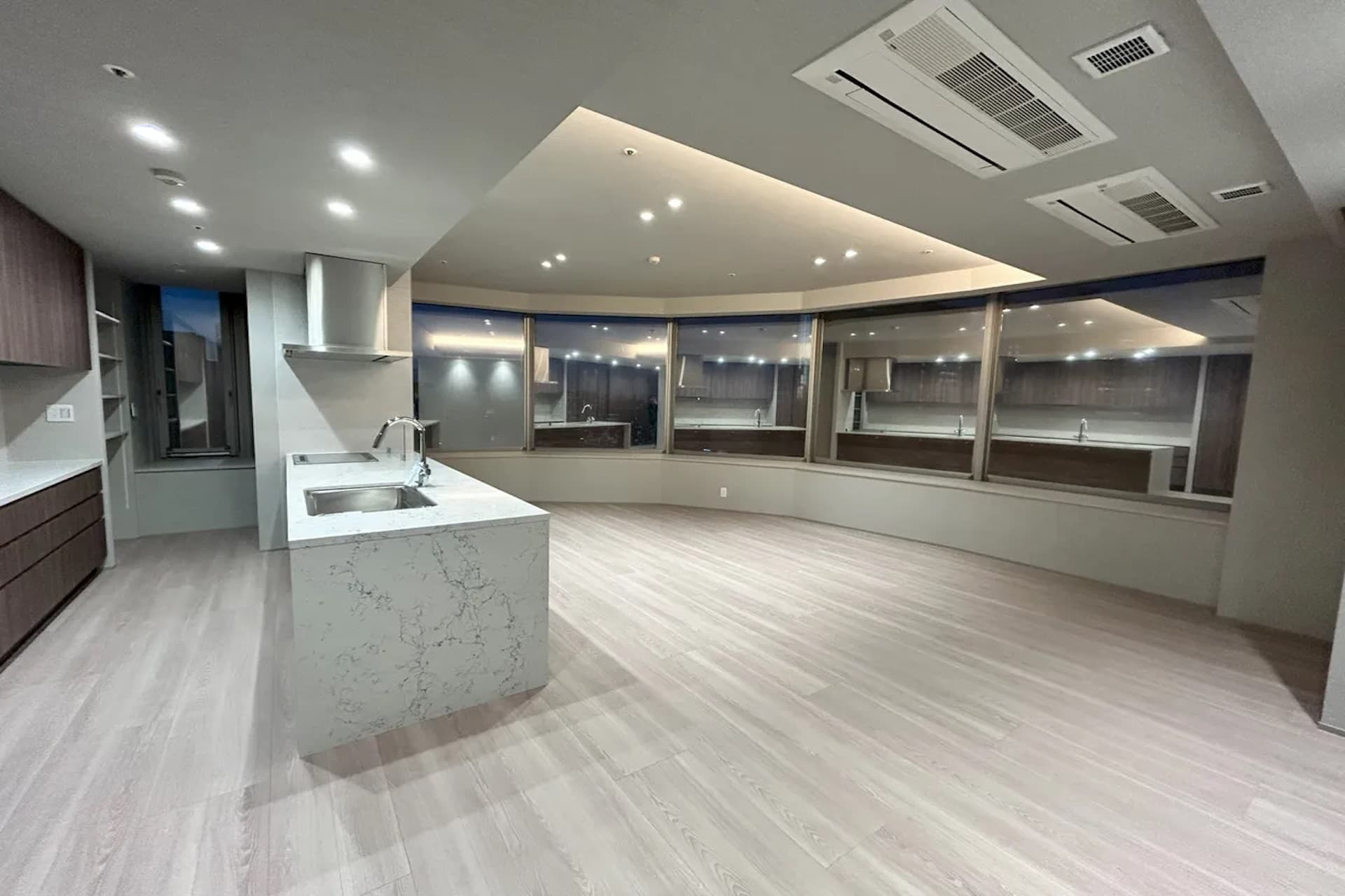 tokyo twin parks left wing 1.jpg