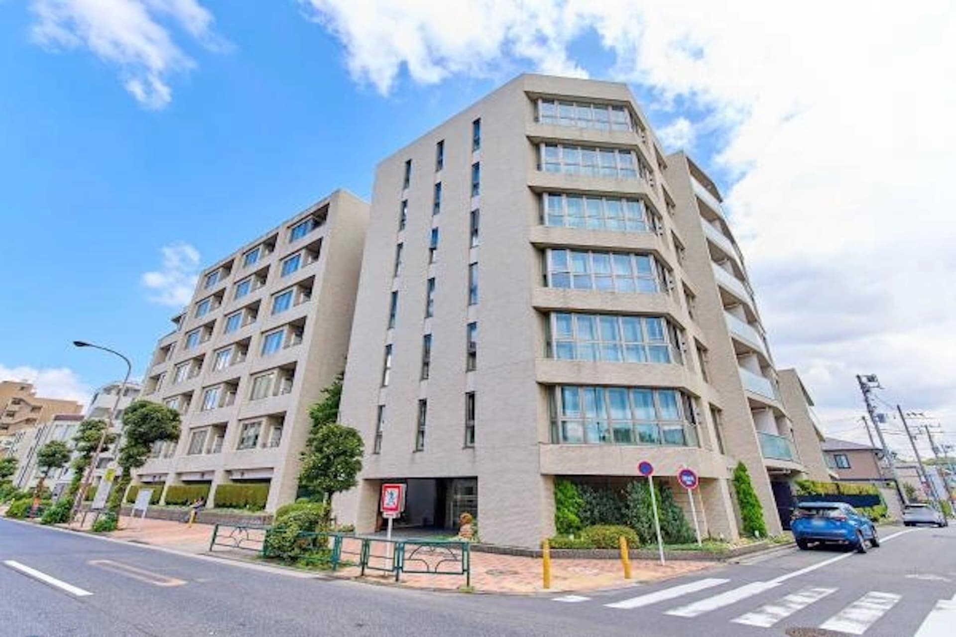 Brands Himonya 3-chome2.jpg