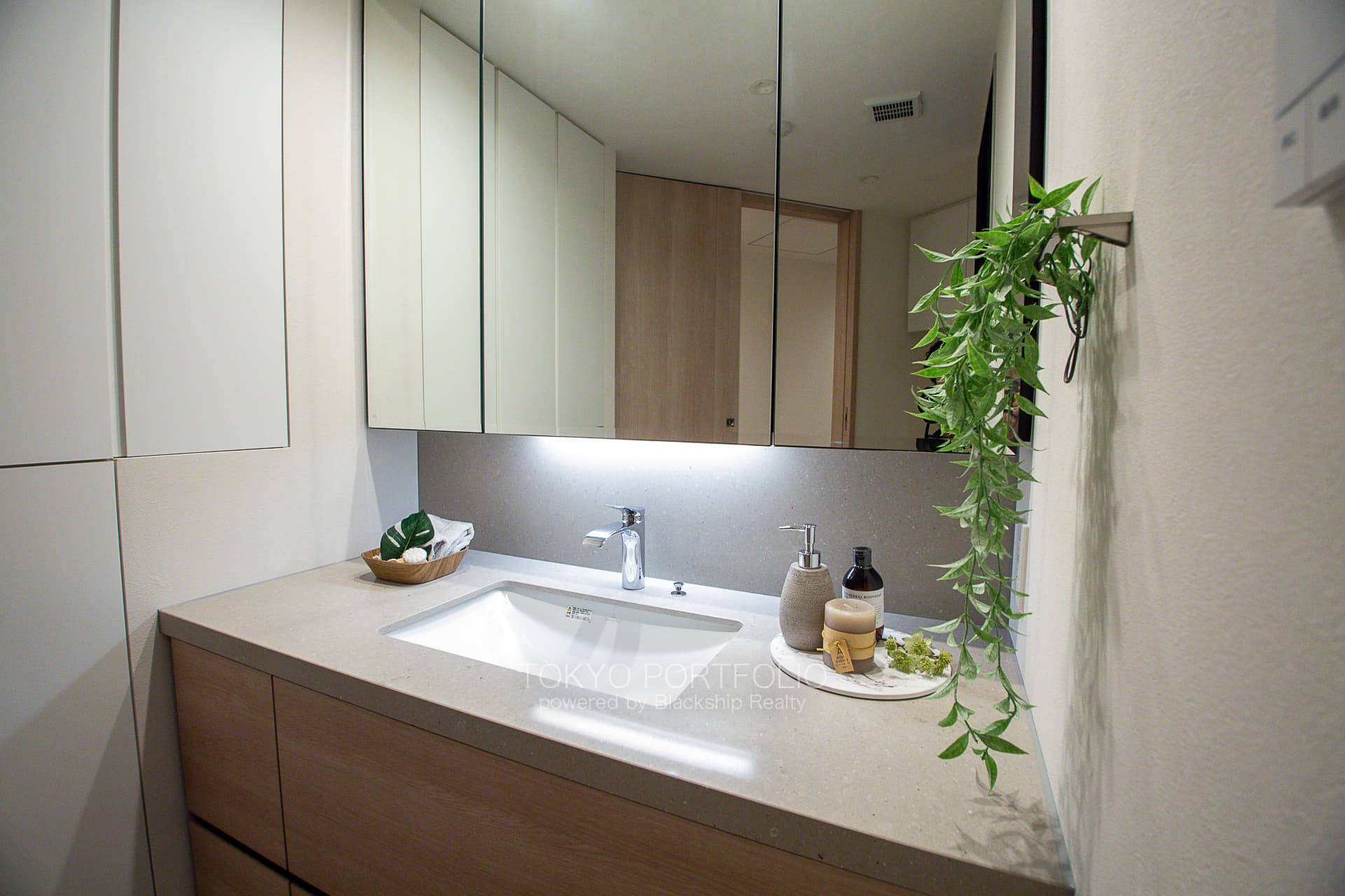 PARK COURT KITAAOYAMA402-7.jpg