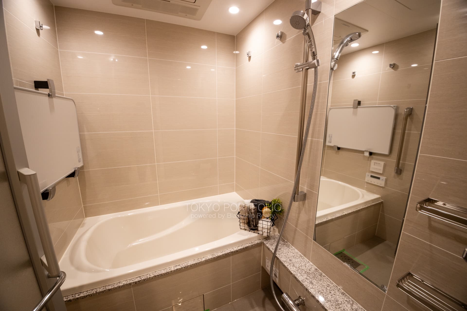 Classy Tower Shinjuku Gyoen 1703-3.JPG