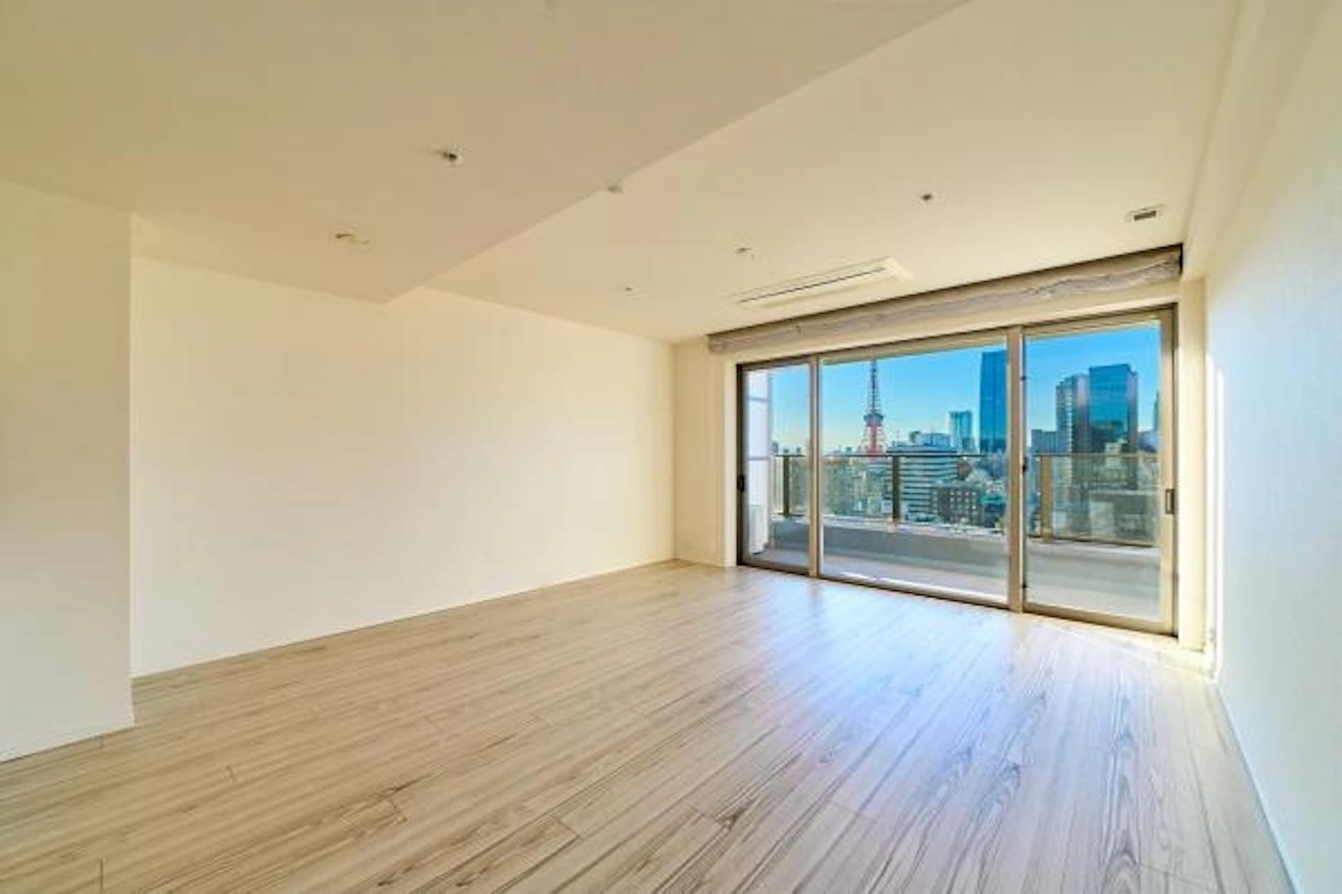 Park Court Hamarikyu The Tower1.jpg