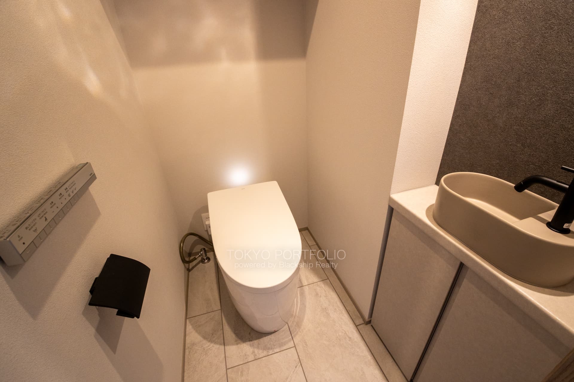 J-Park Gyoen Naitomachi 1003--4.JPG