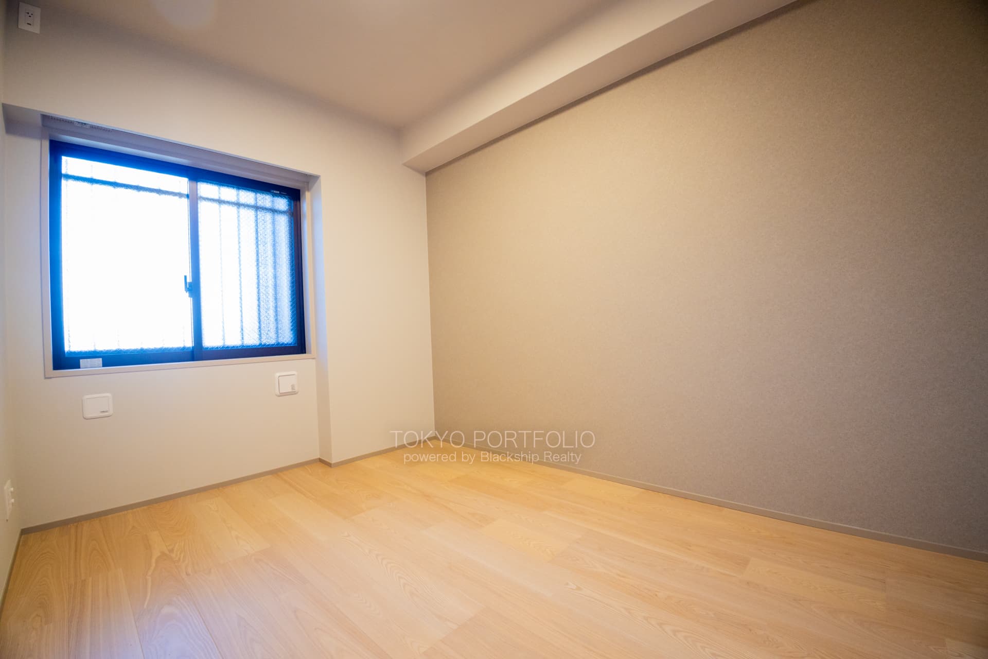 J-Park Gyoen Naitomachi 1003--3.JPG